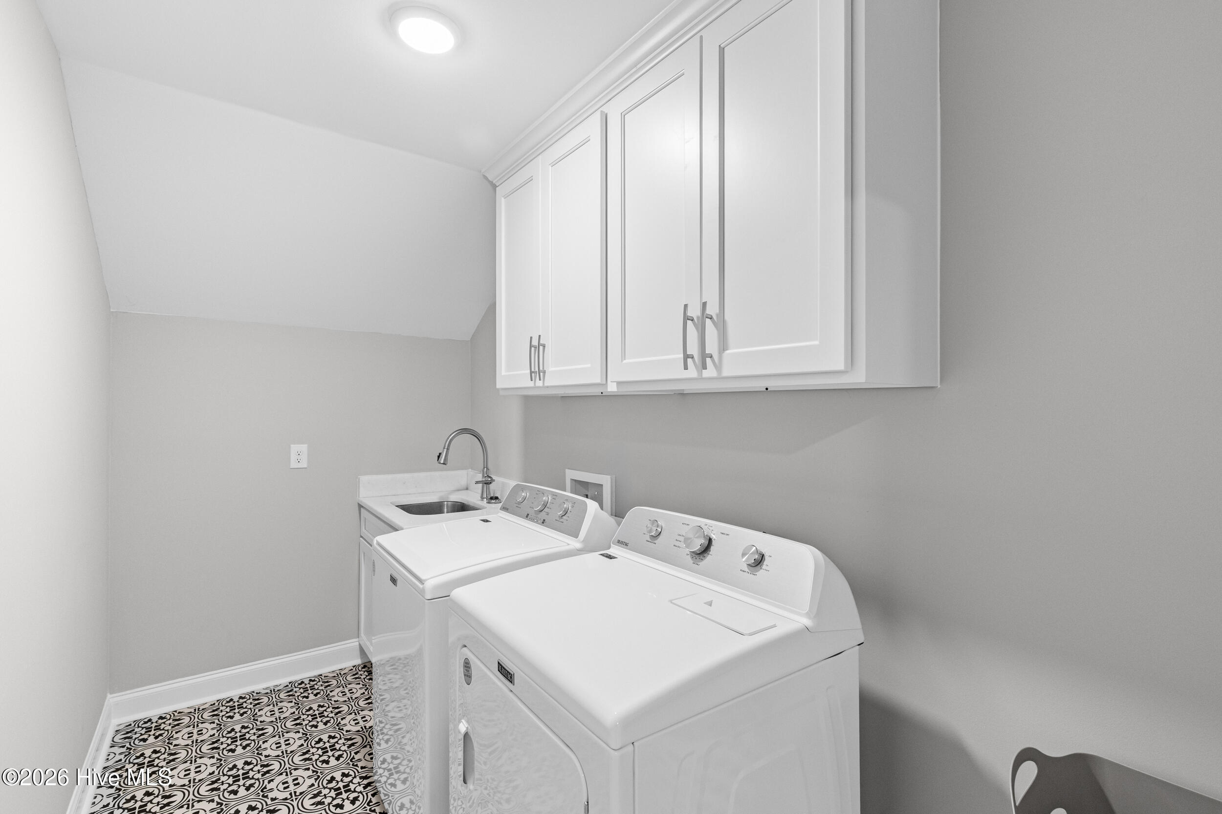 752 Nuttall Street Property Photo 34