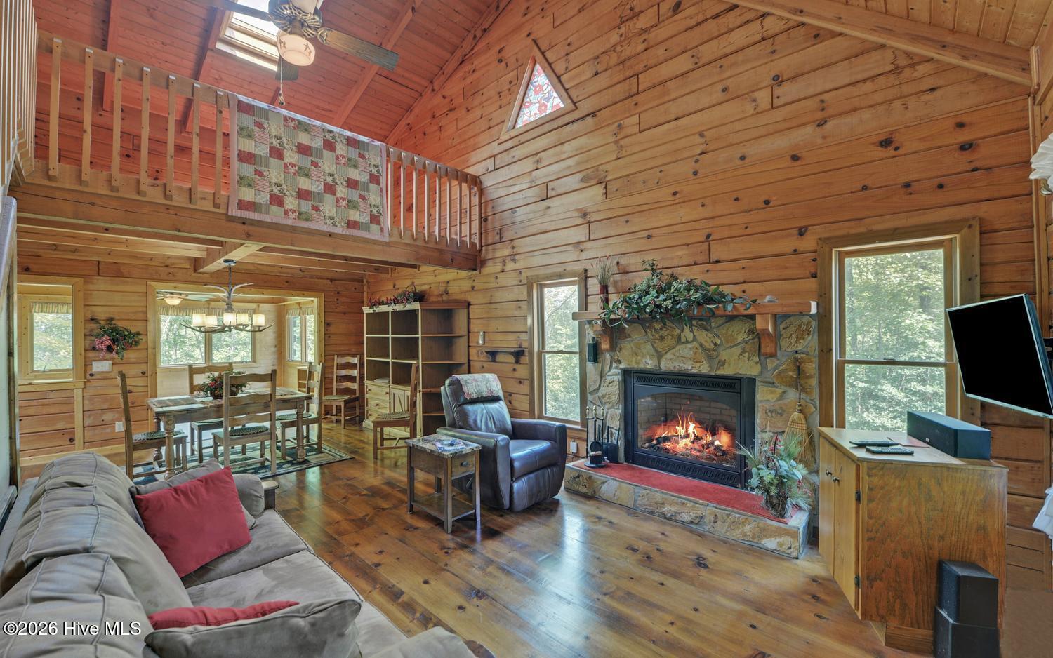 3021 Hanging Dog Road Property Photo 4
