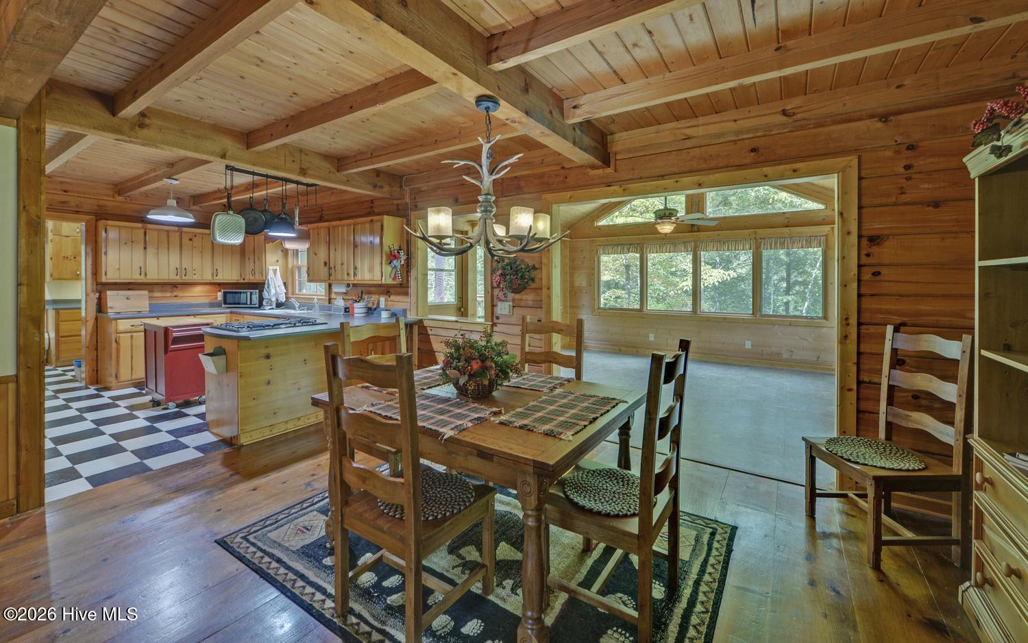 3021 Hanging Dog Road Property Photo 9