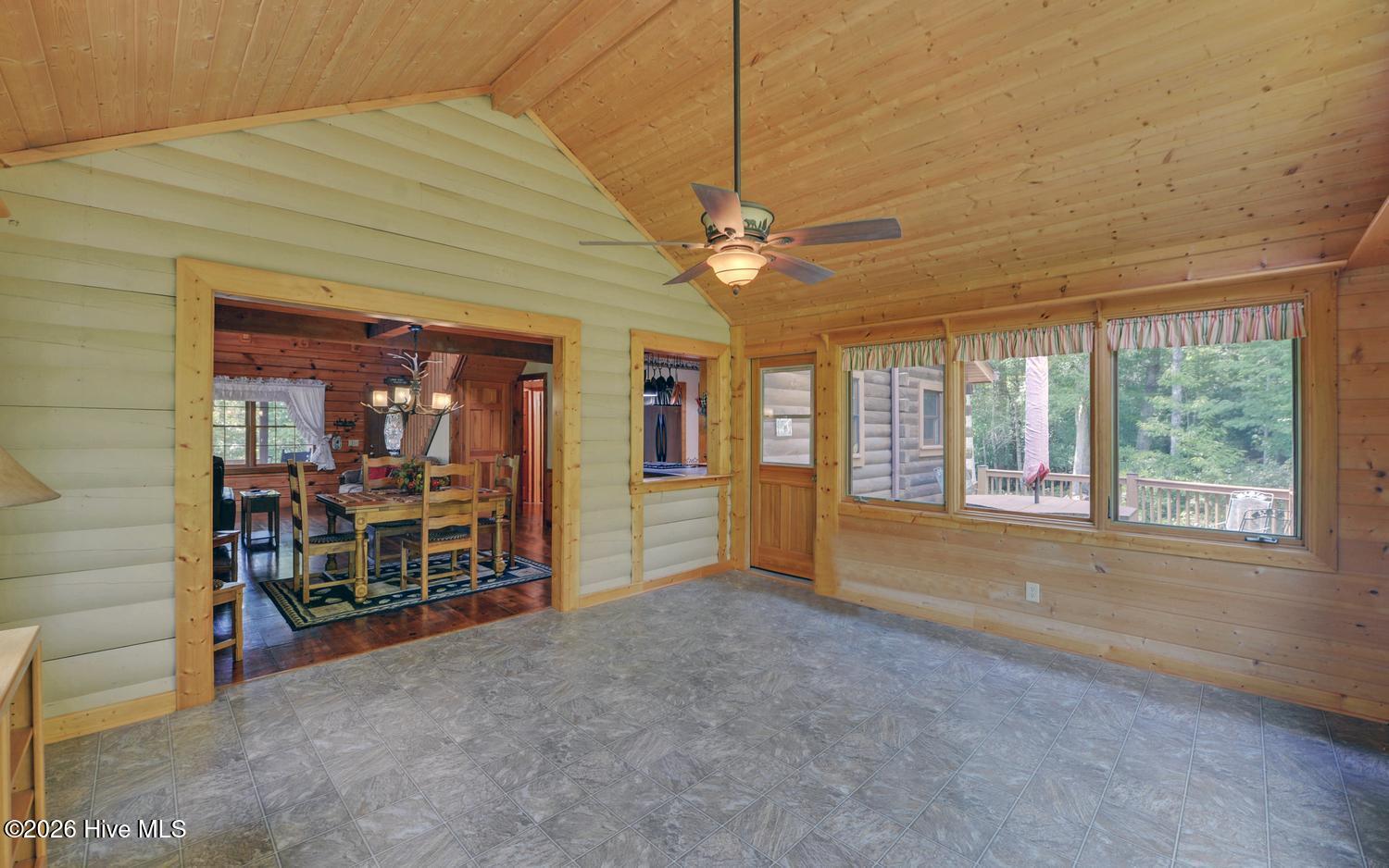 3021 Hanging Dog Road Property Photo 11