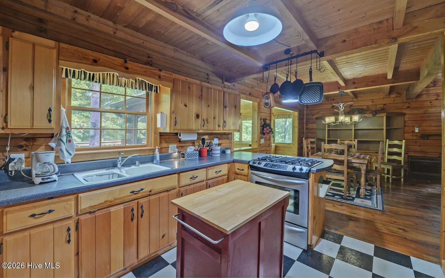 3021 Hanging Dog Road Property Photo 13