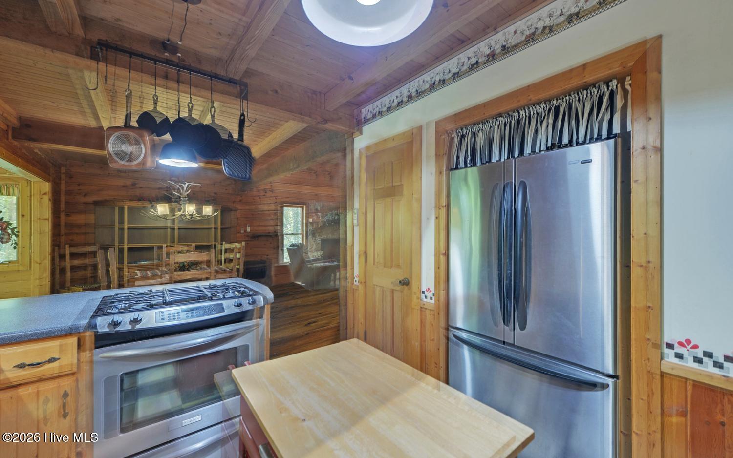 3021 Hanging Dog Road Property Photo 14