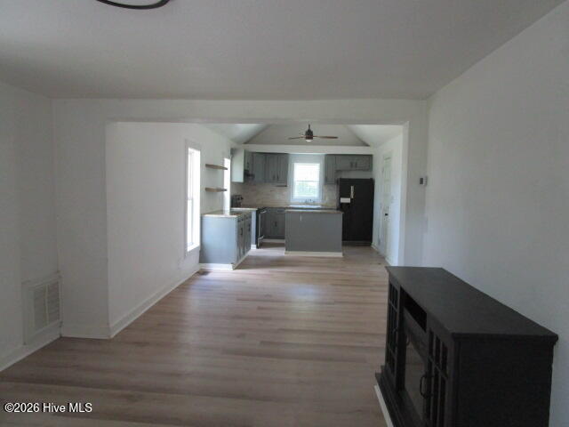 424 Louise Street Property Photo 4