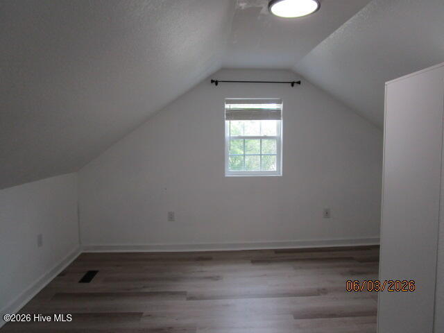 424 Louise Street Property Photo 18
