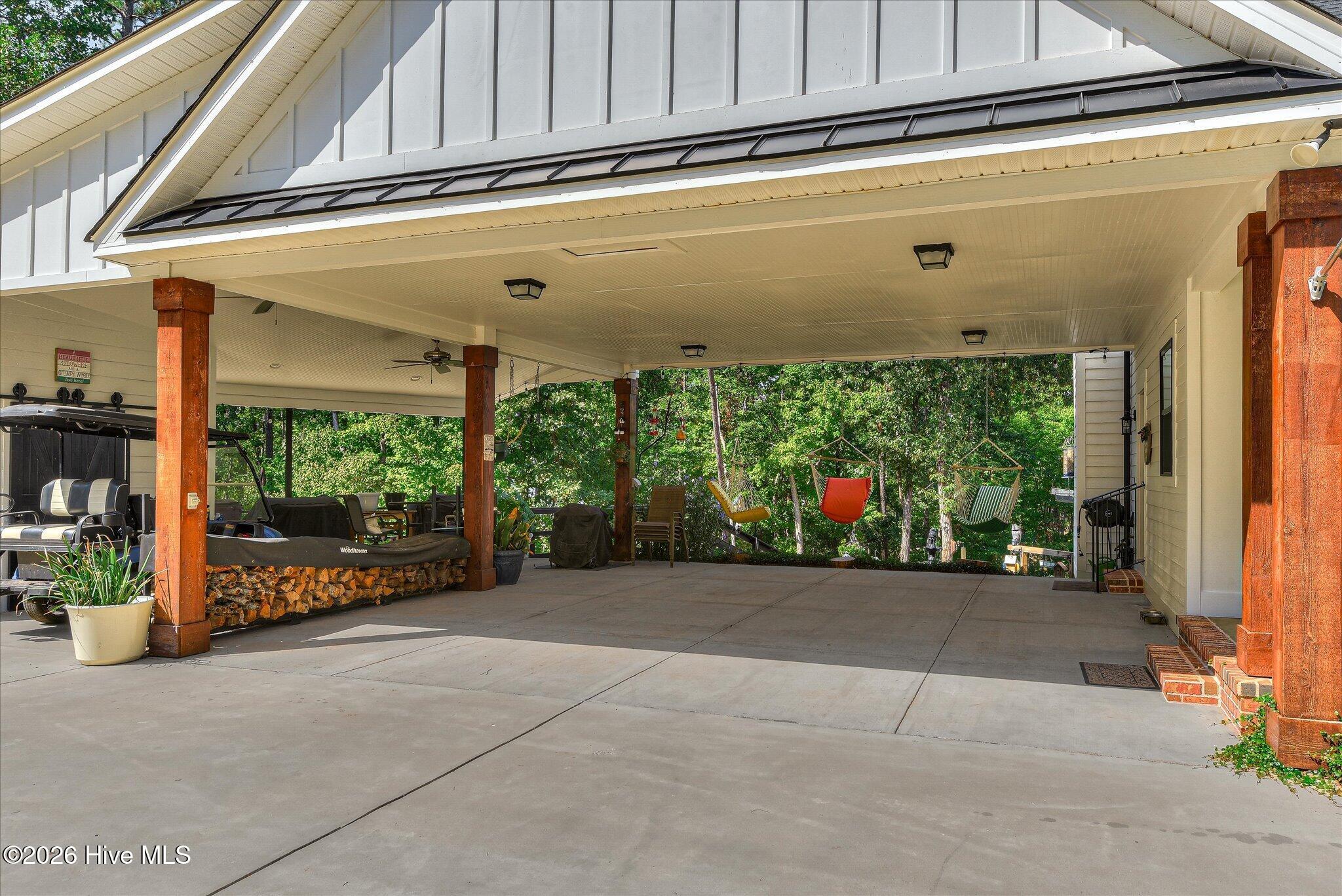 138 State Road S-33-650 Property Photo 4