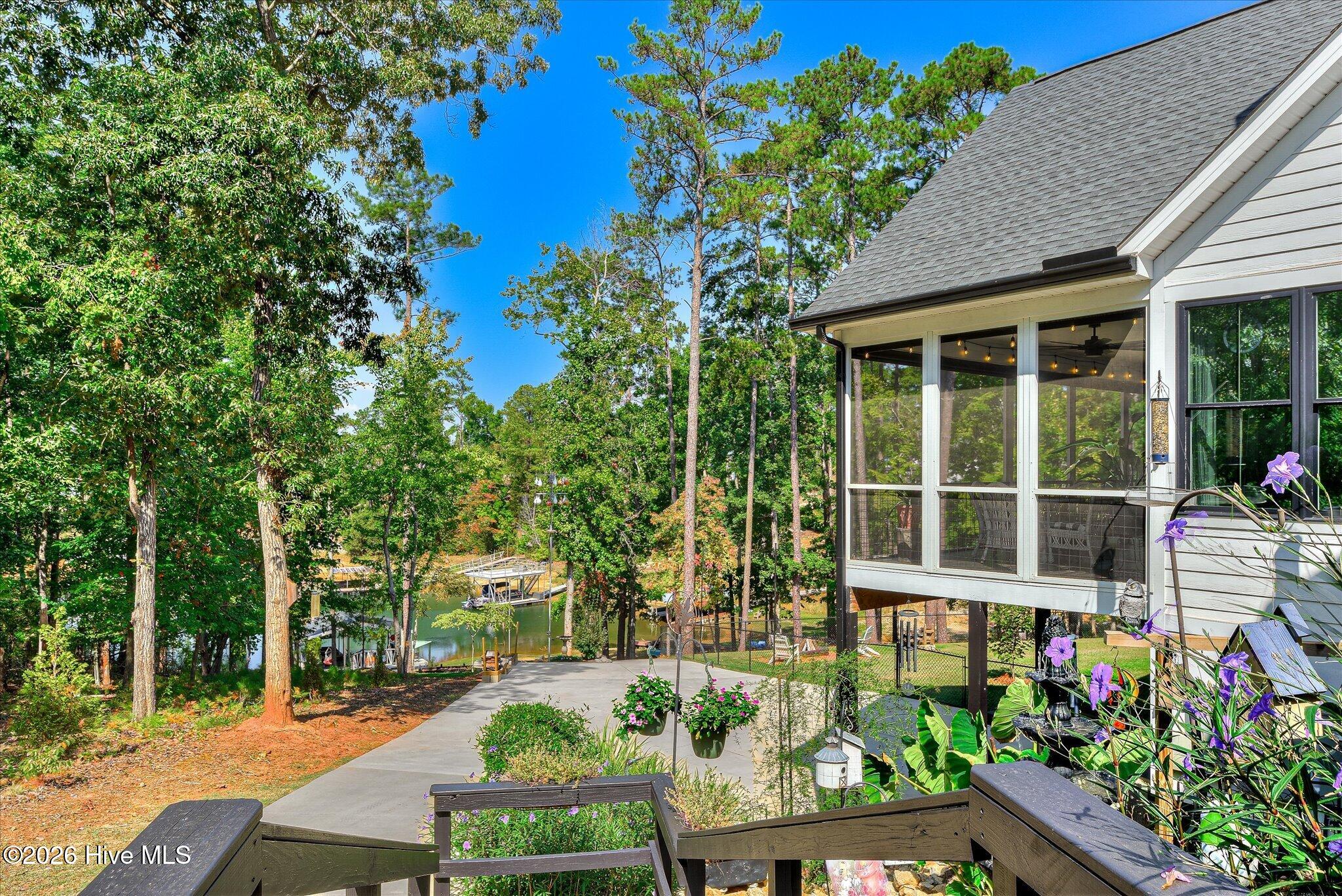 138 State Road S-33-650 Property Photo 65