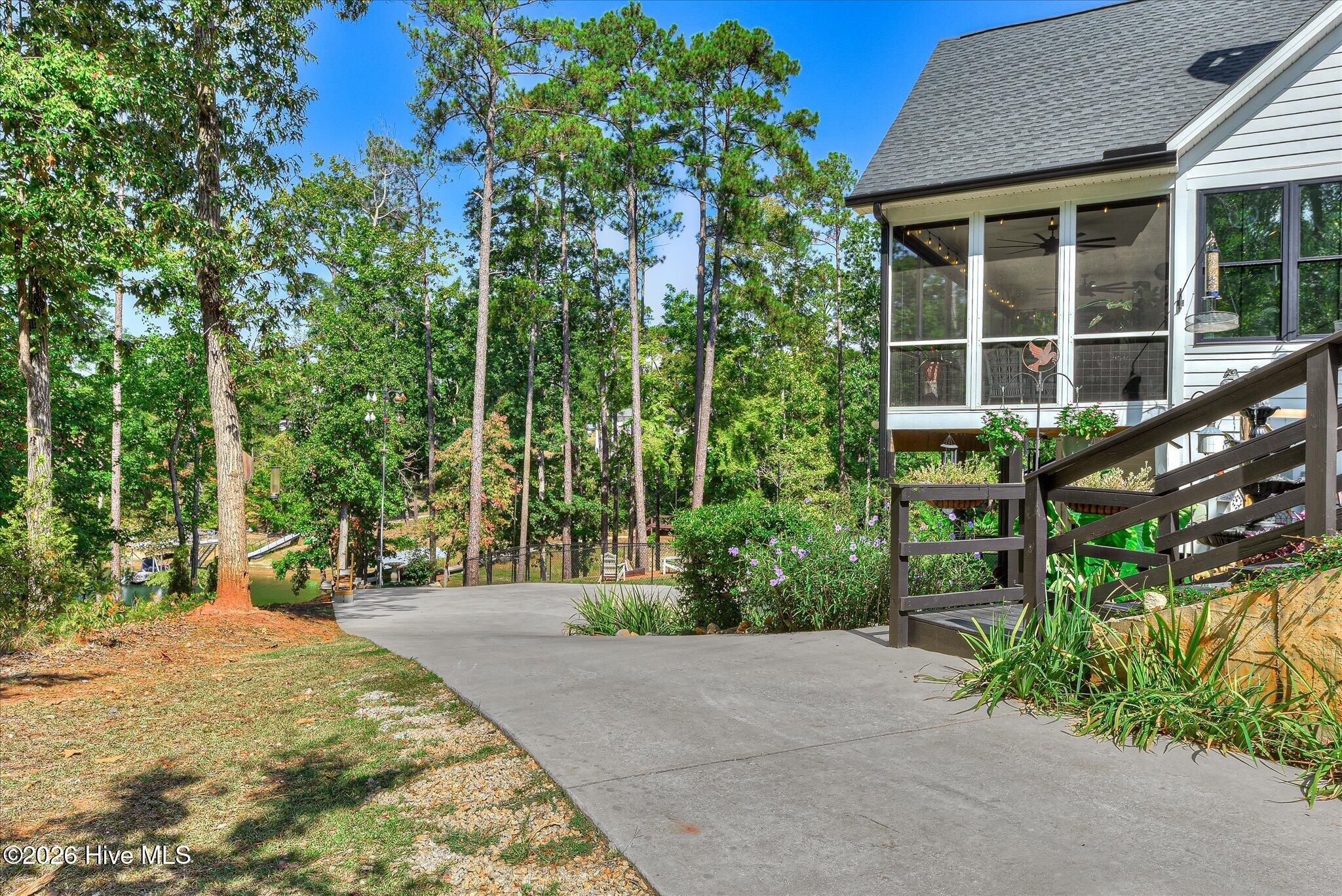 138 State Road S-33-650 Property Photo 66