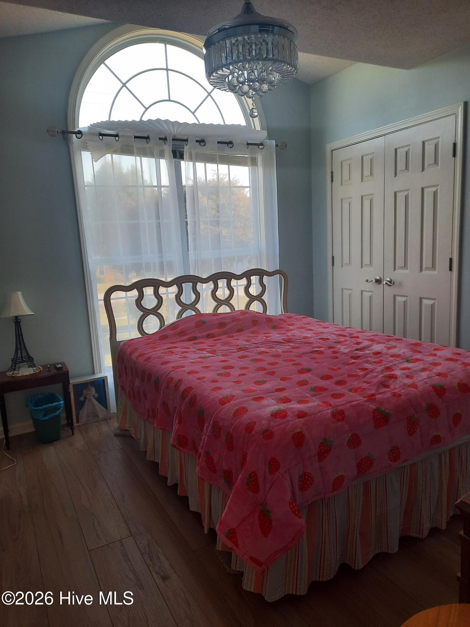 227 E Ivybridge Drive Property Photo 8