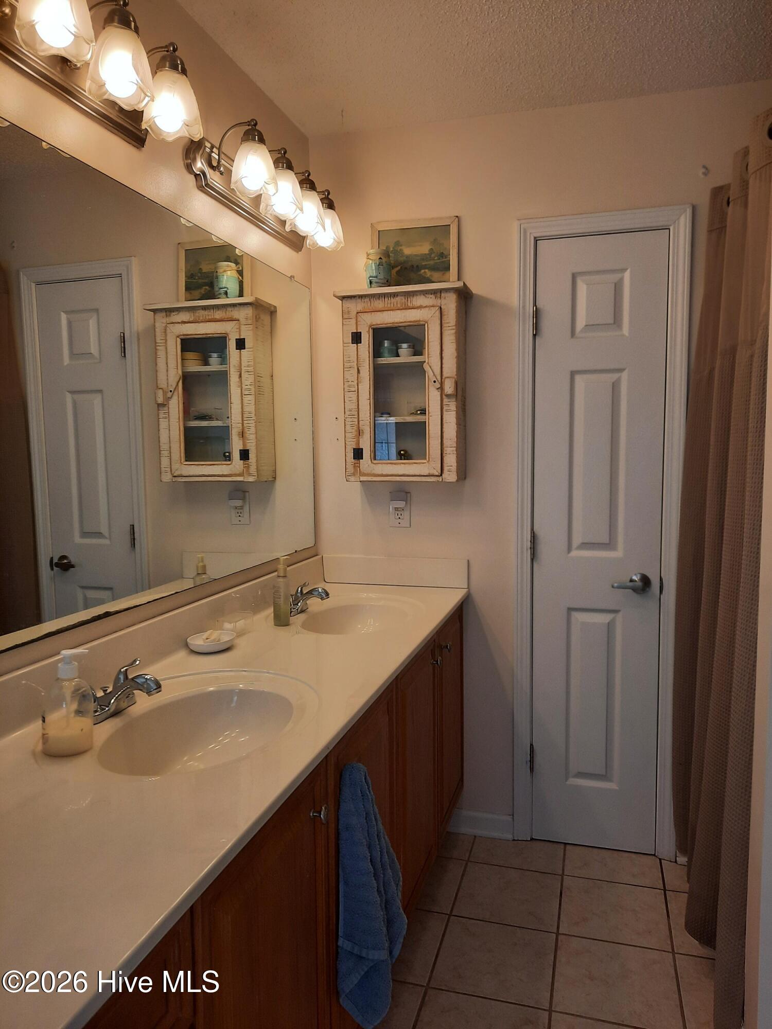 227 E Ivybridge Drive Property Photo 12