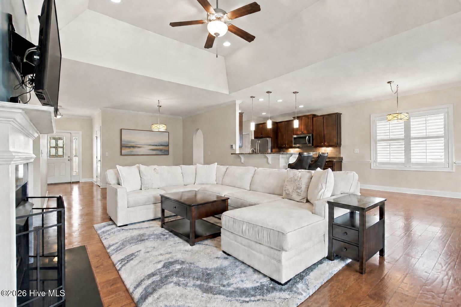 1309 Grandiflora Drive Property Photo 8