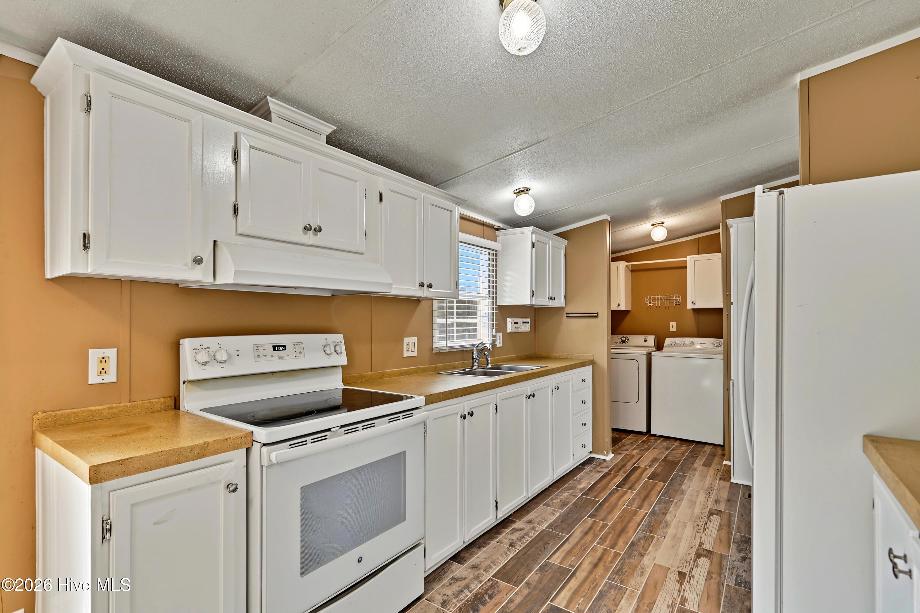 519 Mulligan Way Se Property Photo 10
