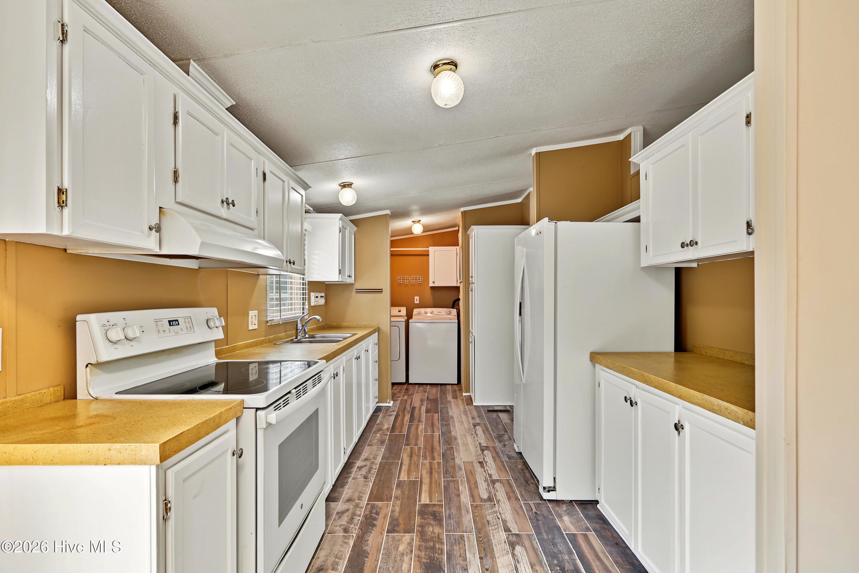 519 Mulligan Way Se Property Photo 11