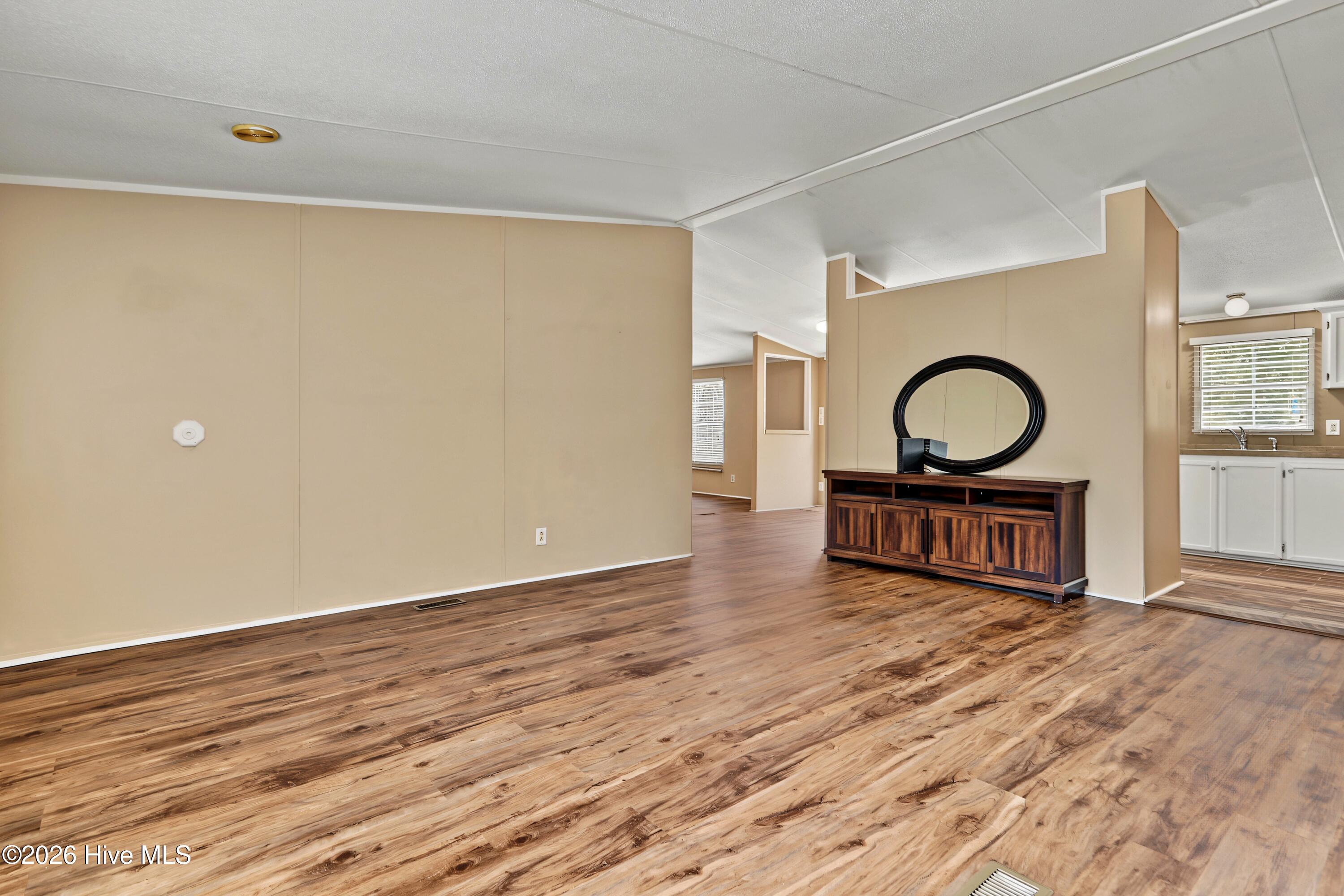 519 Mulligan Way Se Property Photo 18
