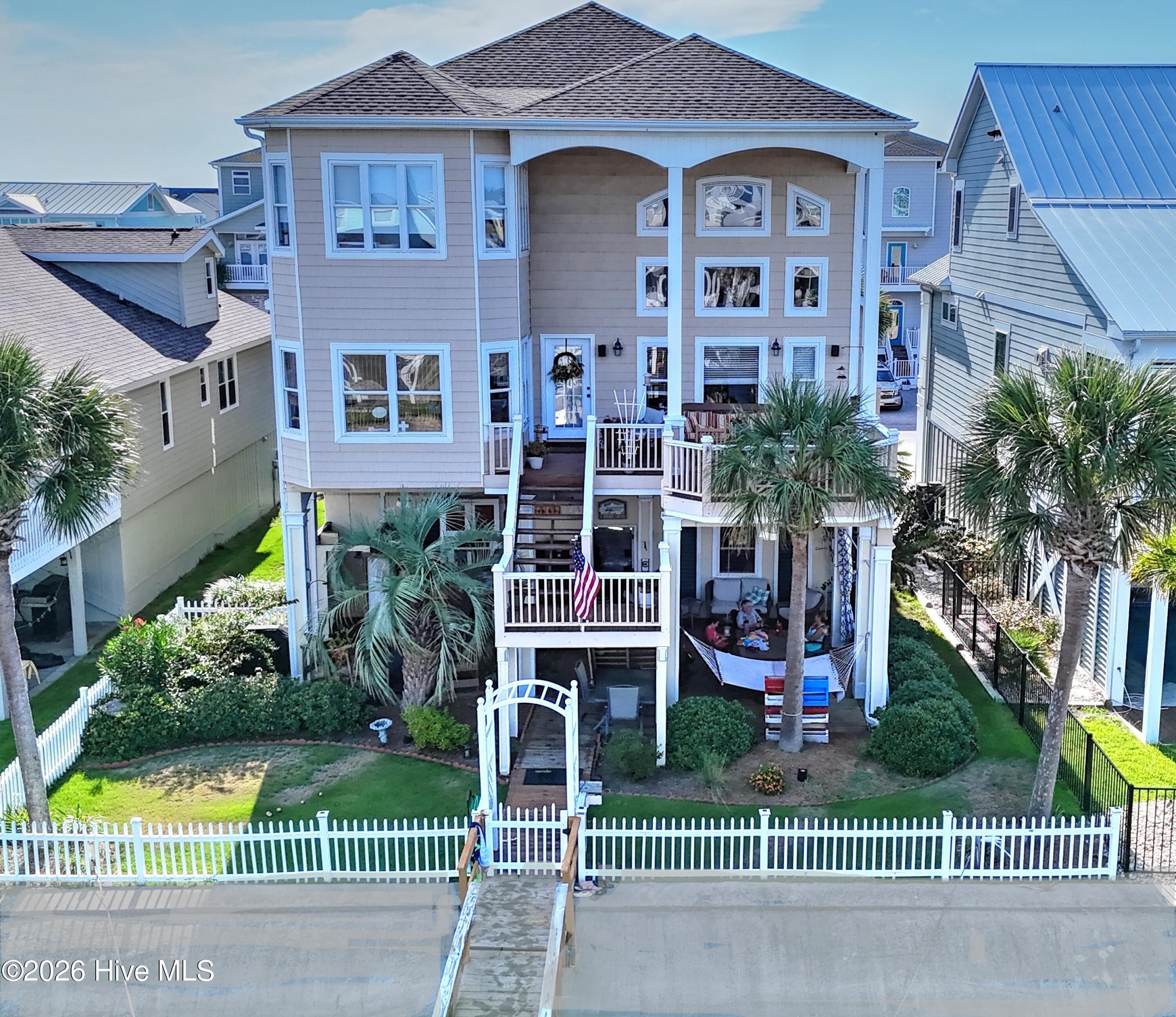 8 Pender Street Property Photo 1