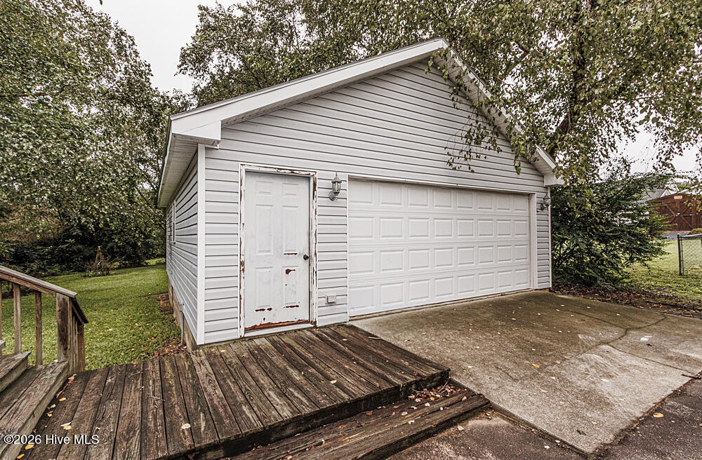 2800 Horseshoe Drive Property Photo 3