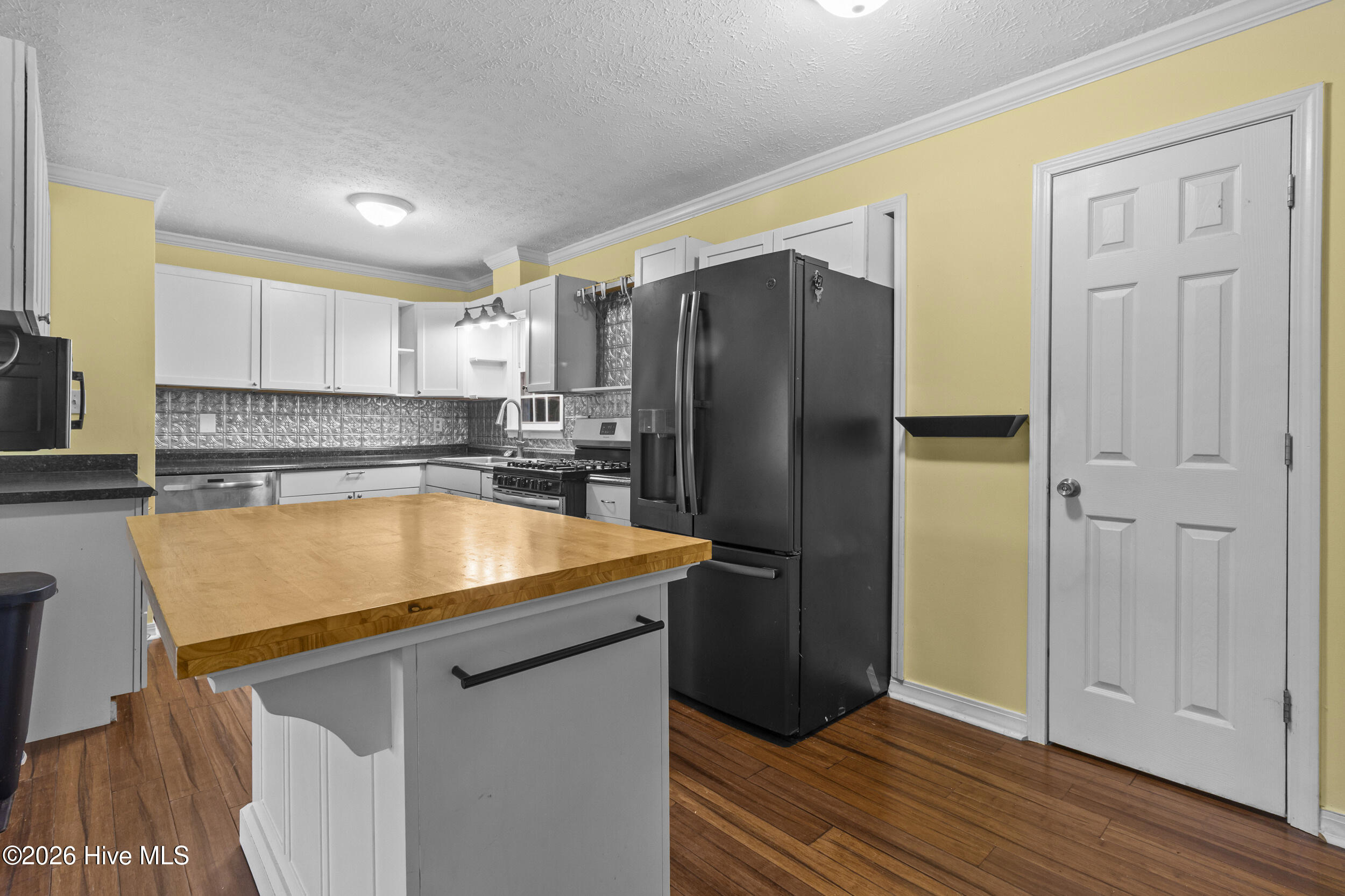 214 Manchester Road Property Photo 6