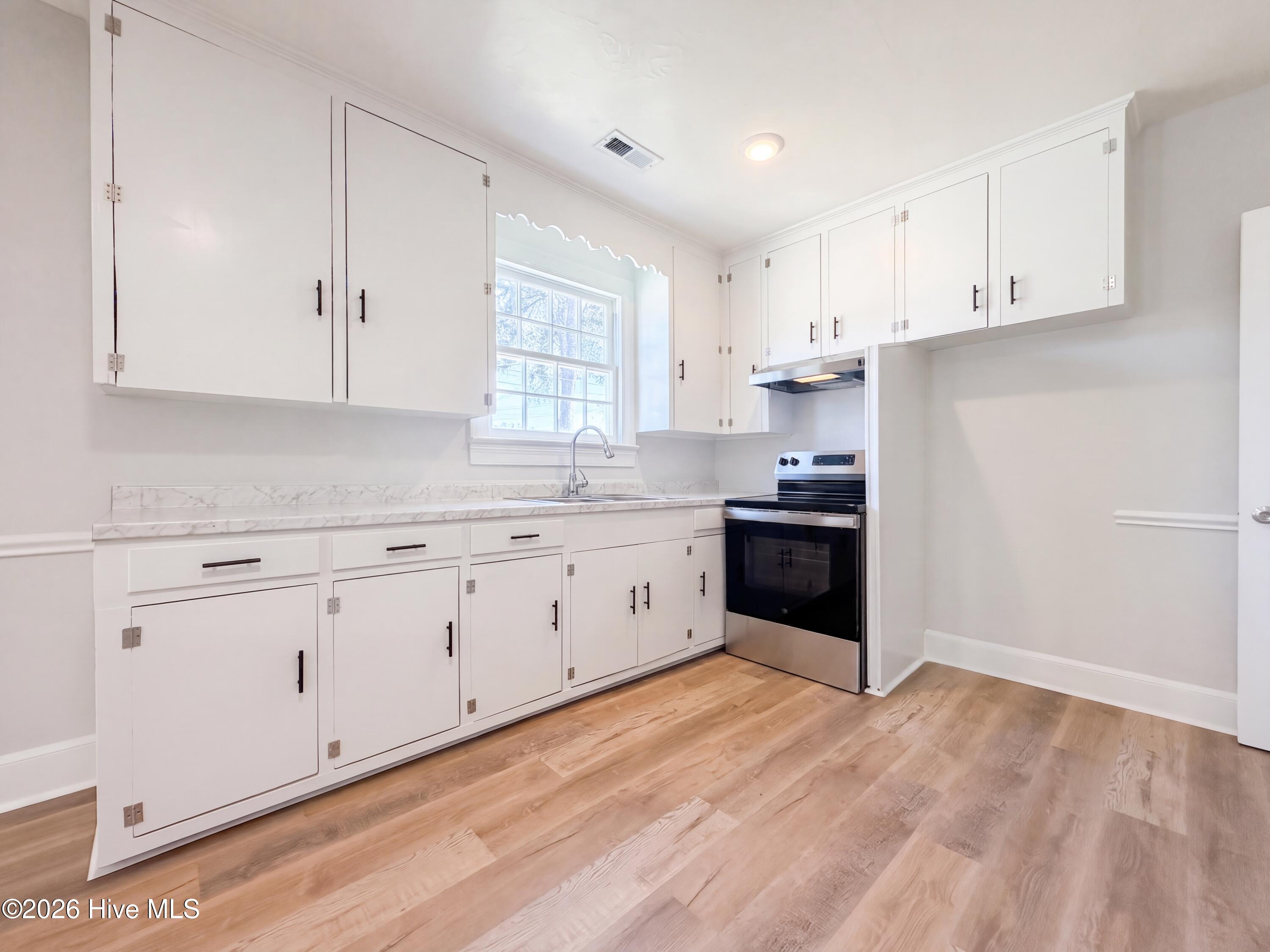 1612 Beech Street Property Photo 8