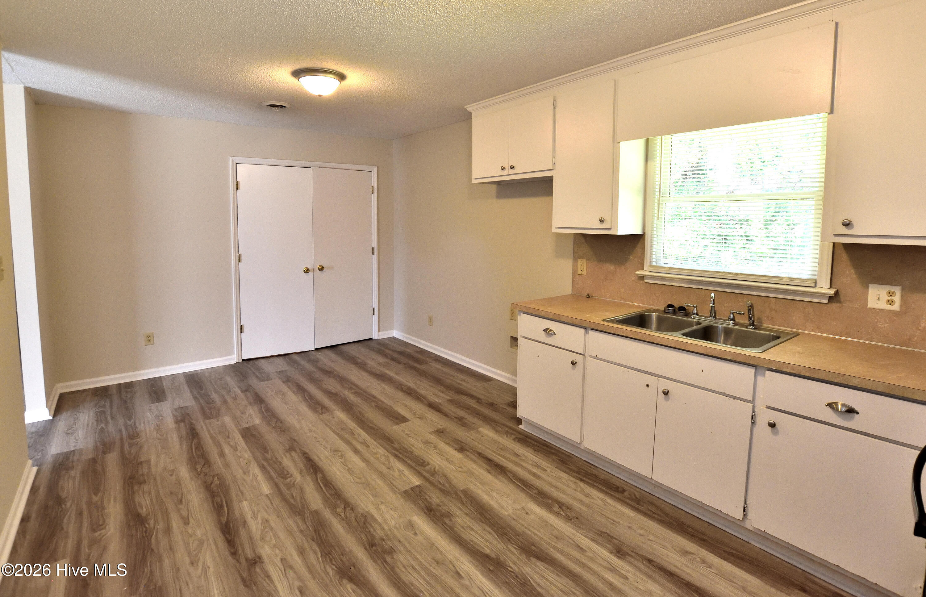 728 Salisbury Drive Property Photo 6