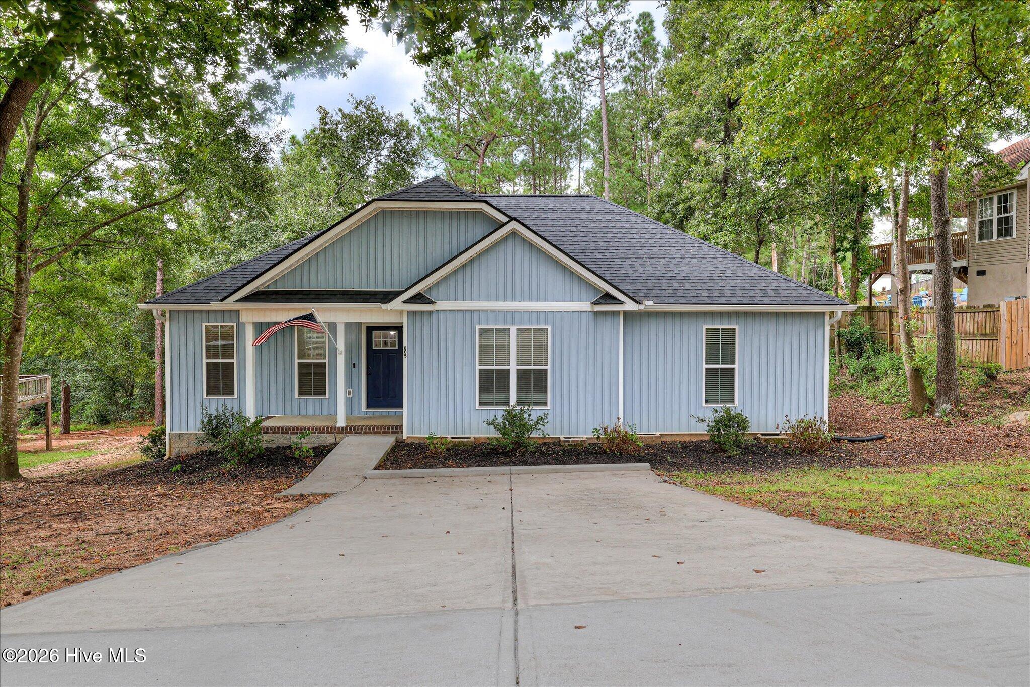 605 Ridgefield Drive Property Photo 31
