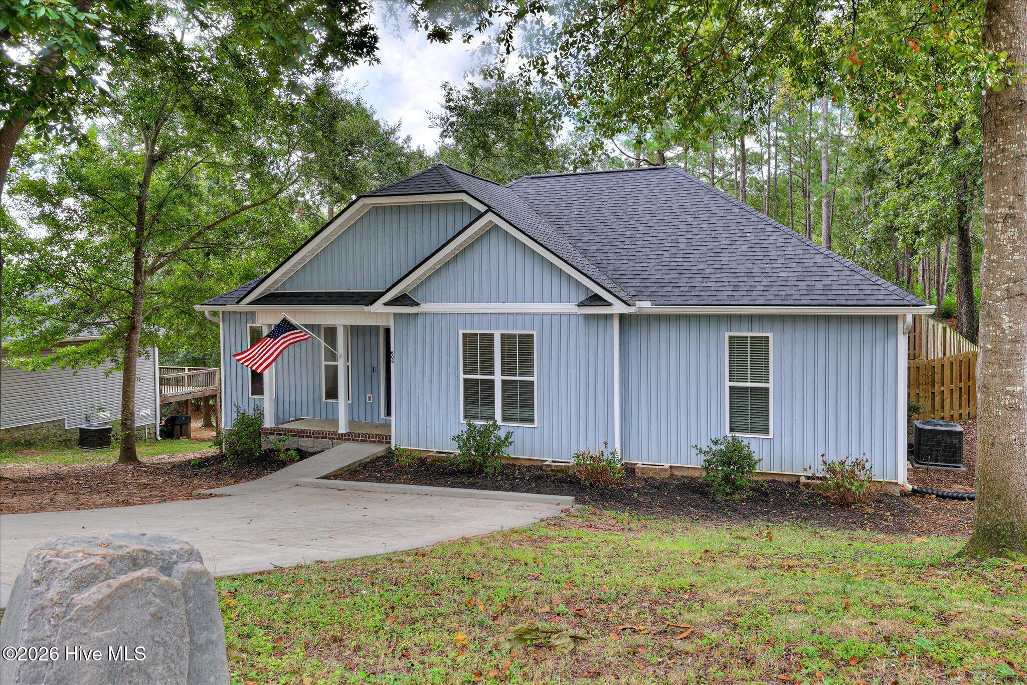 605 Ridgefield Drive Property Photo 34