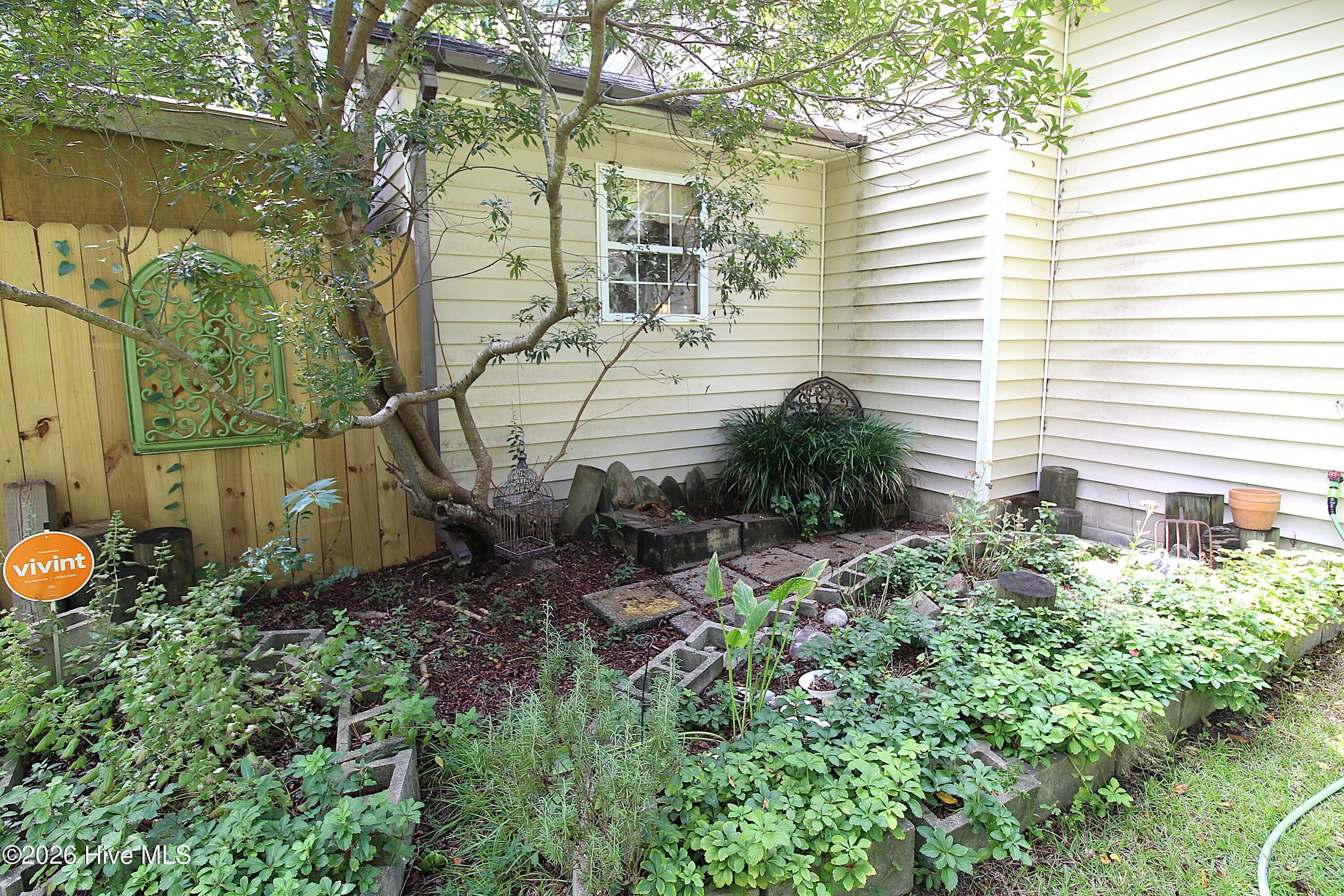 106 Education Lane Property Photo 23
