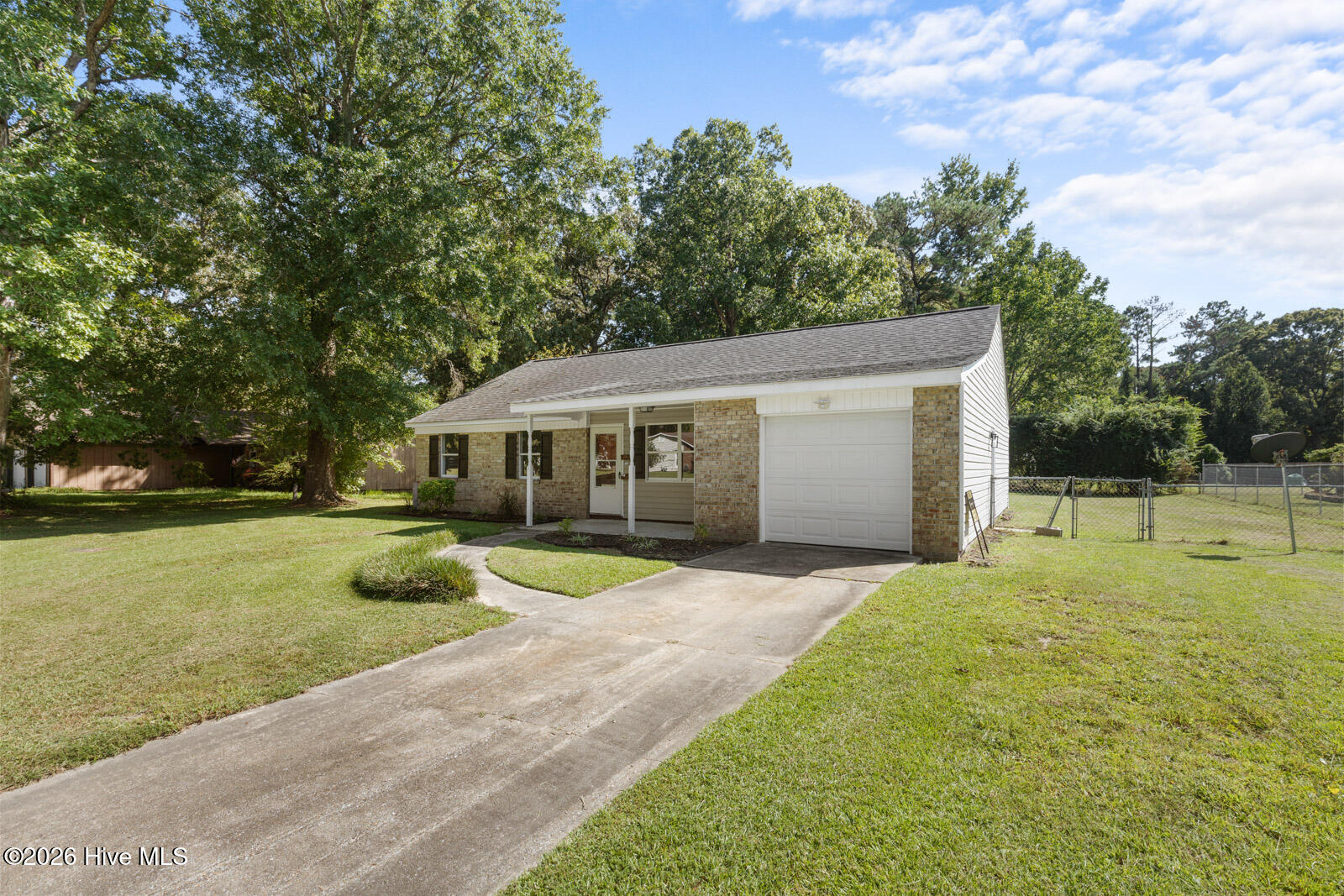 402 Sterling Road Property Photo 2