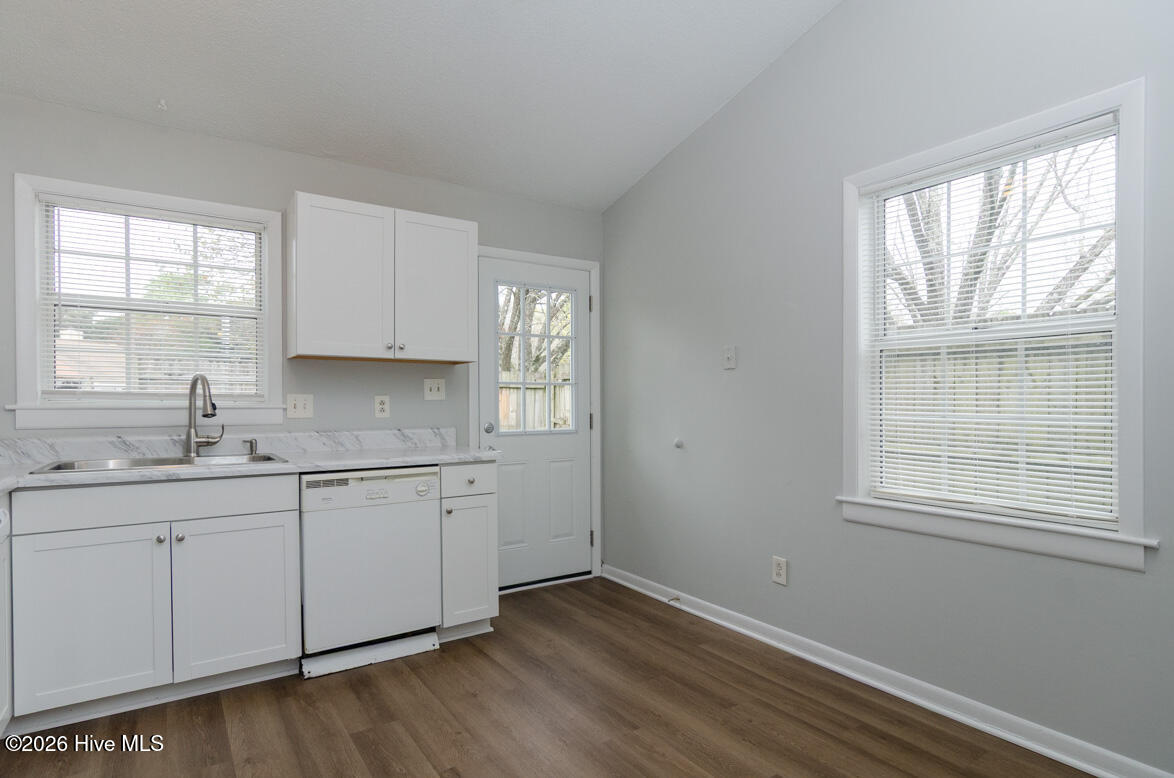 819 Varsity Drive Property Photo 10