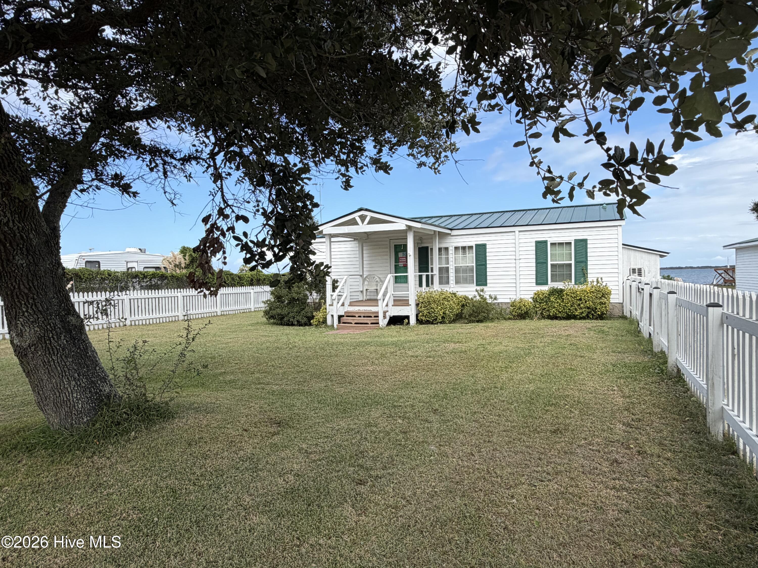 391 Lola Road Property Photo 3