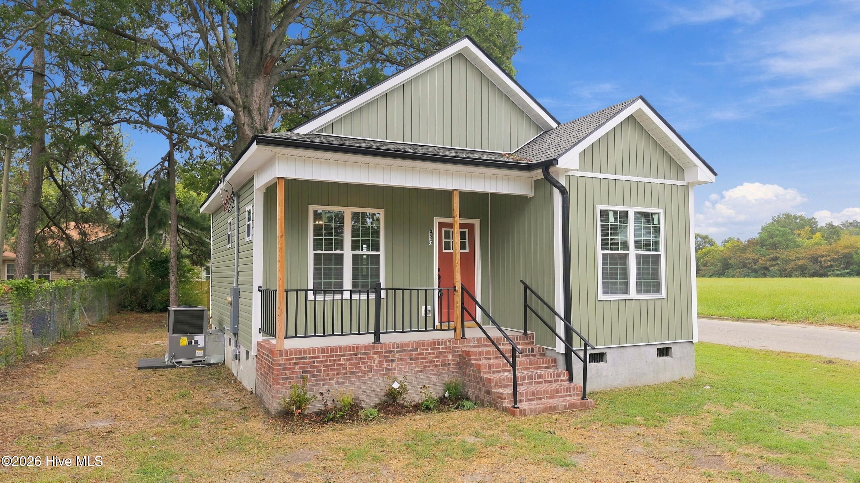 925 Branch Street Property Photo 2