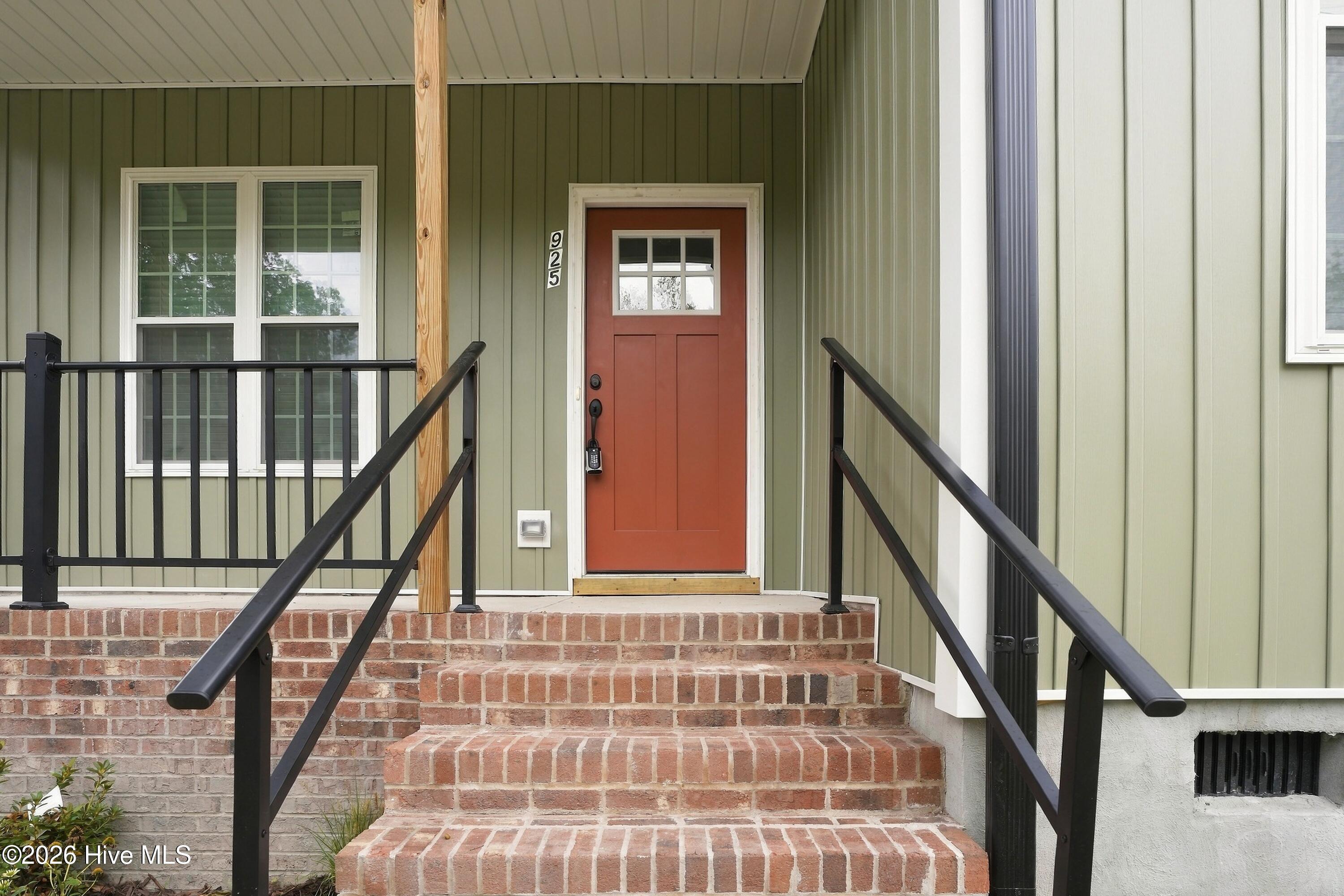 925 Branch Street Property Photo 3