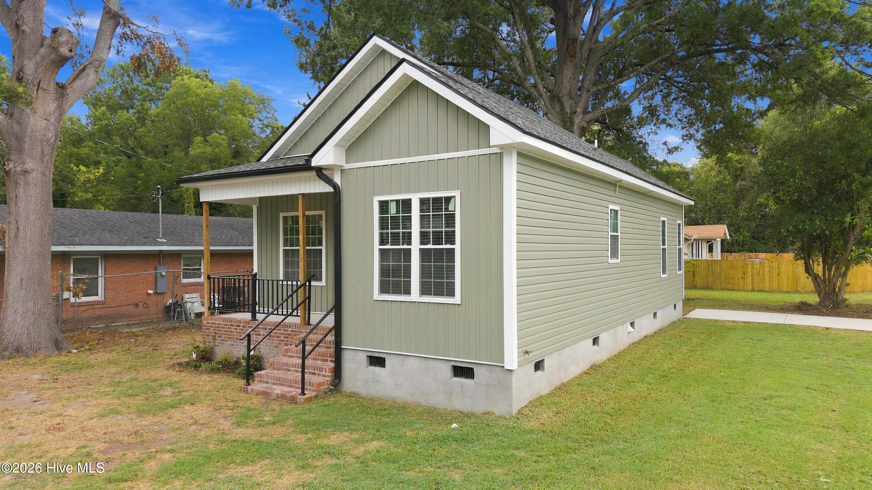 925 Branch Street Property Photo 4