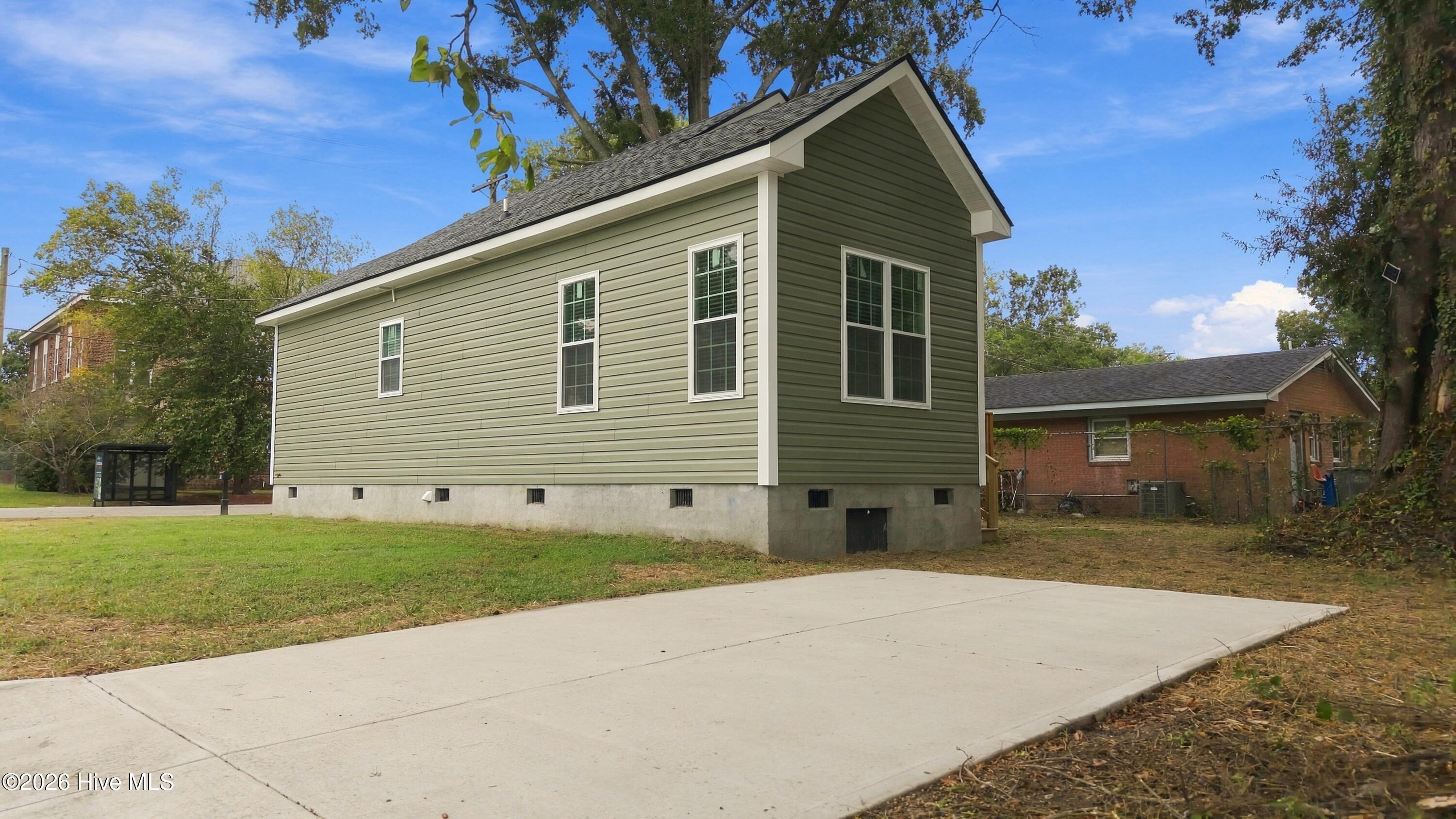 925 Branch Street Property Photo 5