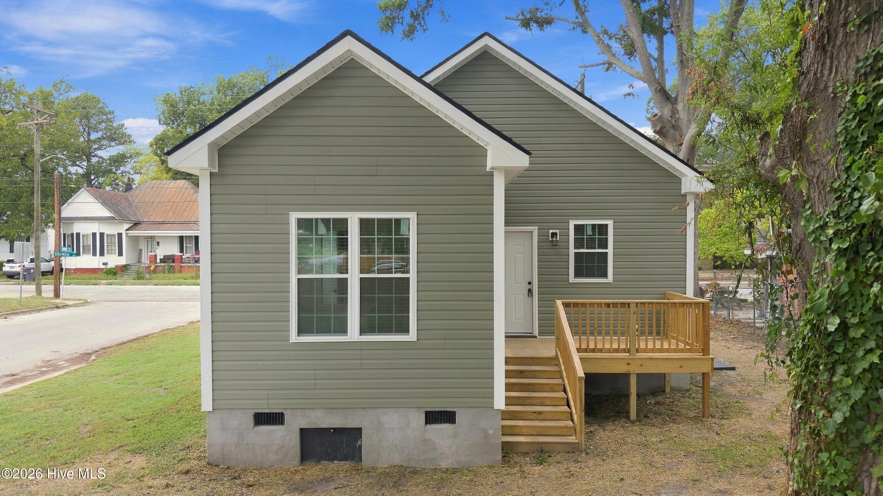 925 Branch Street Property Photo 7