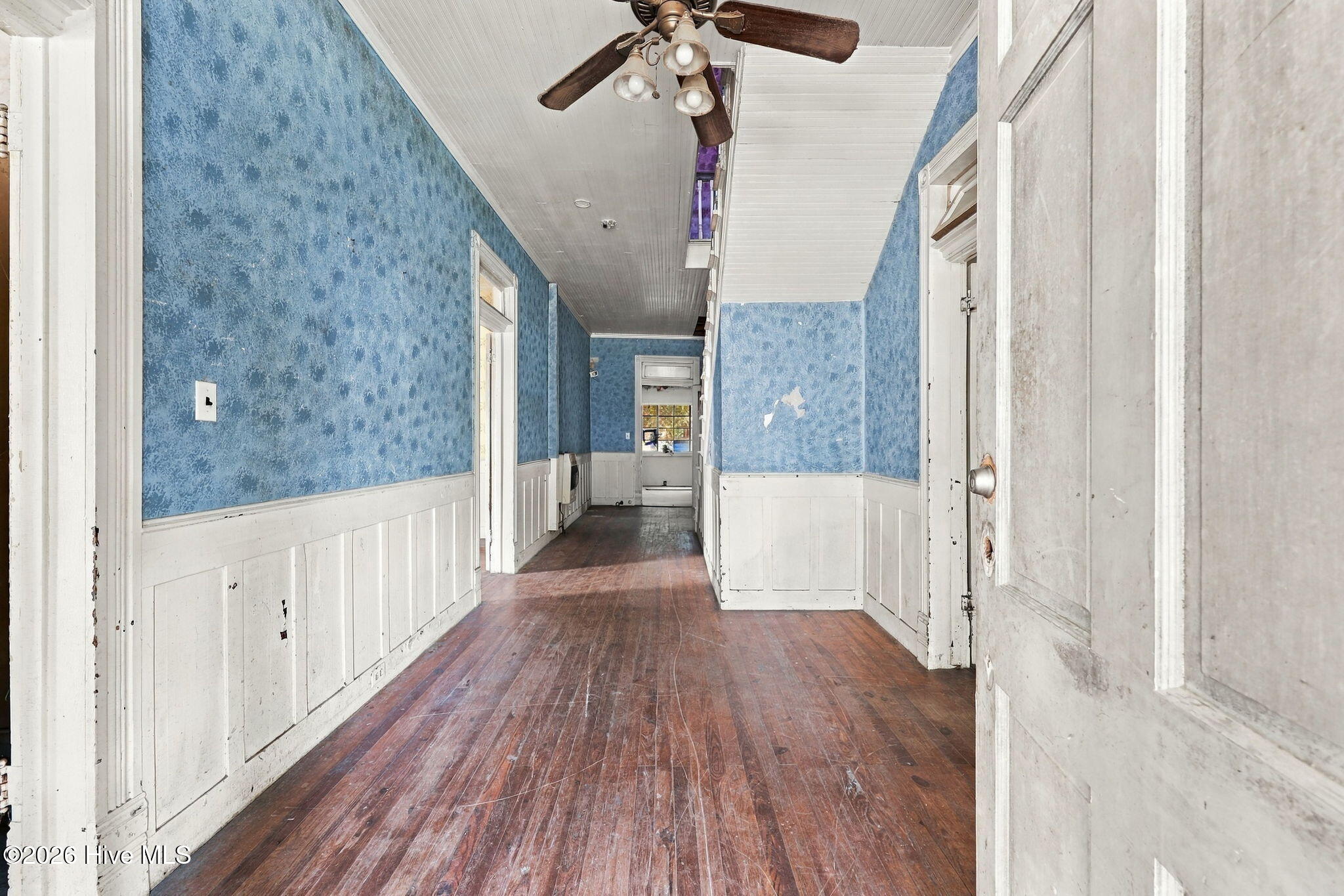 653 Third Street Property Photo 4