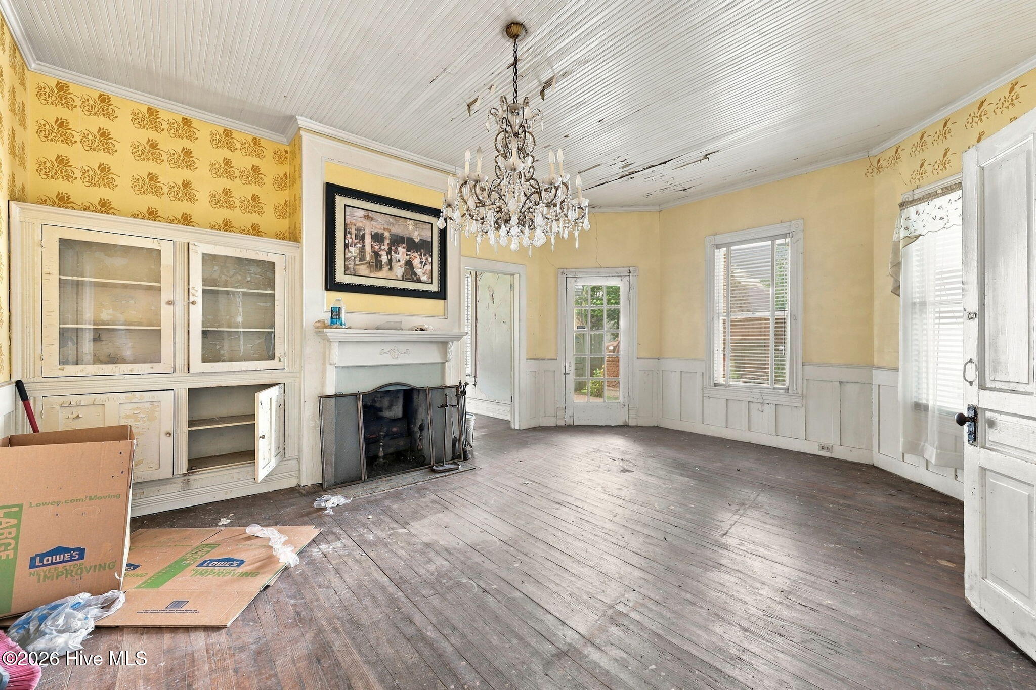 653 Third Street Property Photo 10