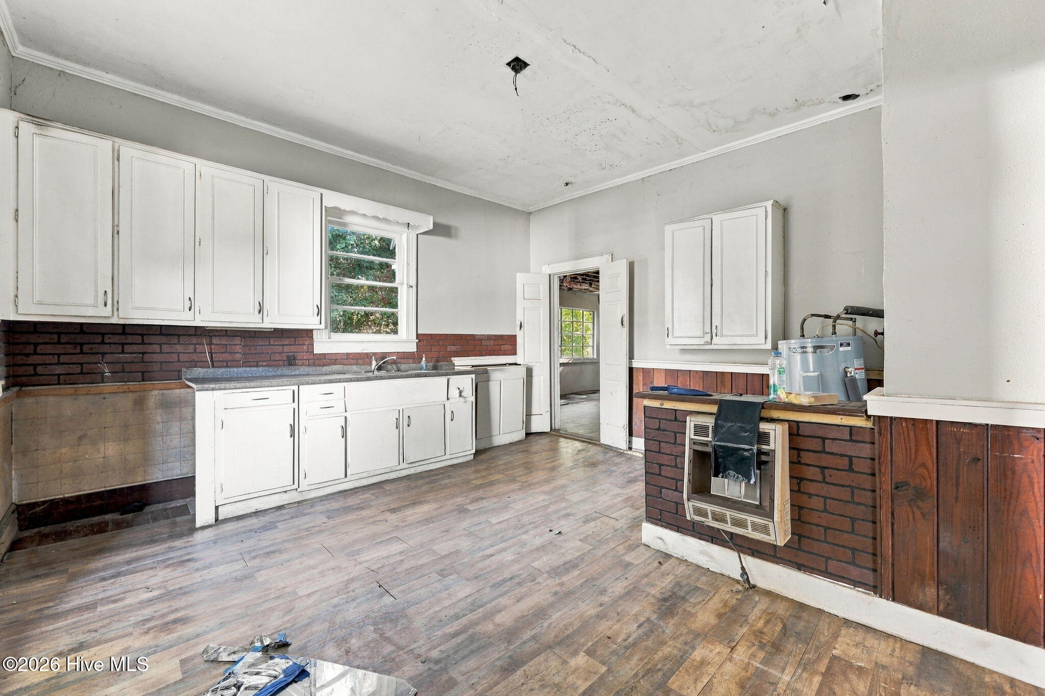 653 Third Street Property Photo 12