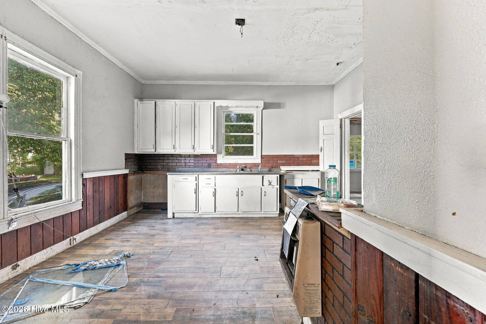 653 Third Street Property Photo 13