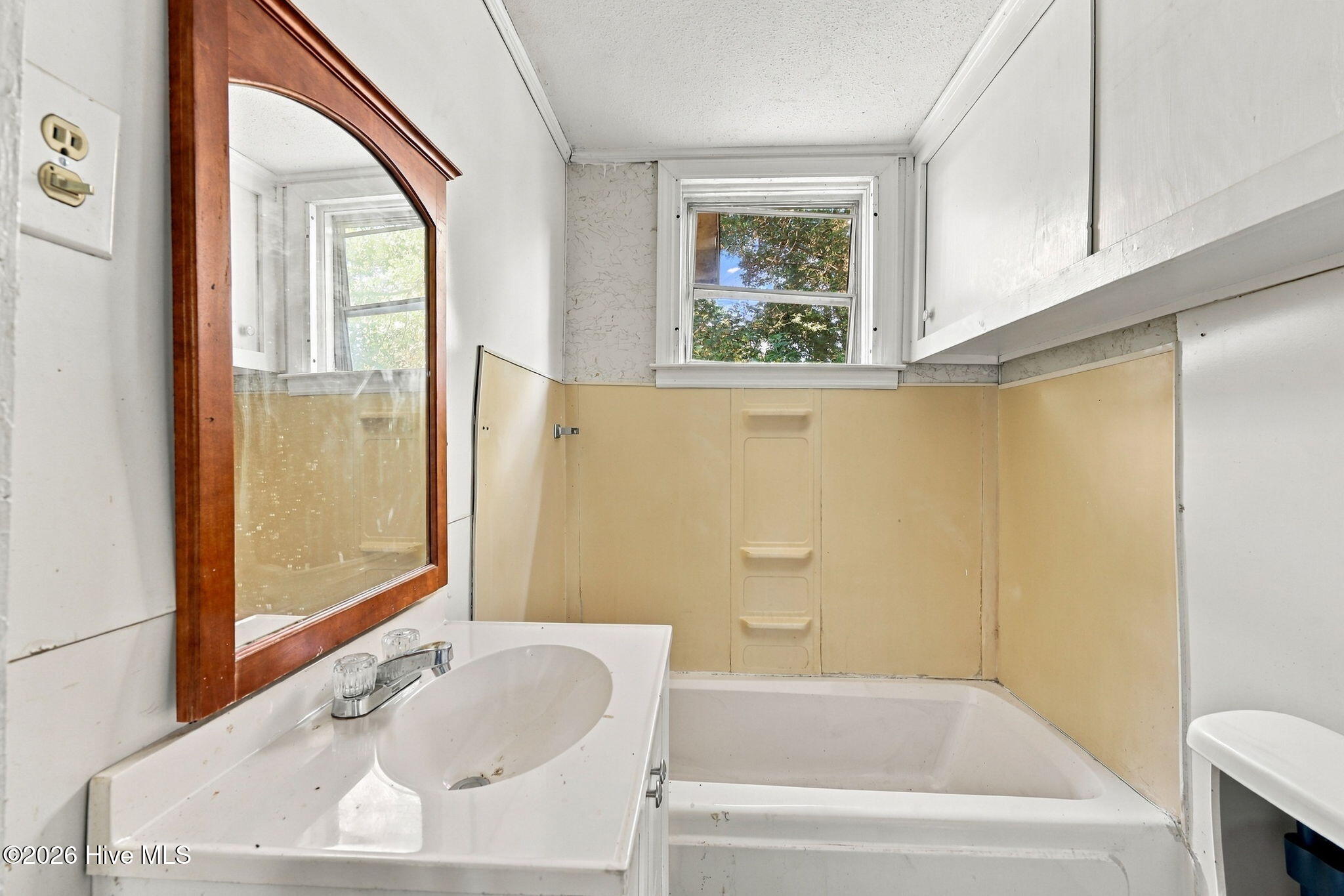 653 Third Street Property Photo 25