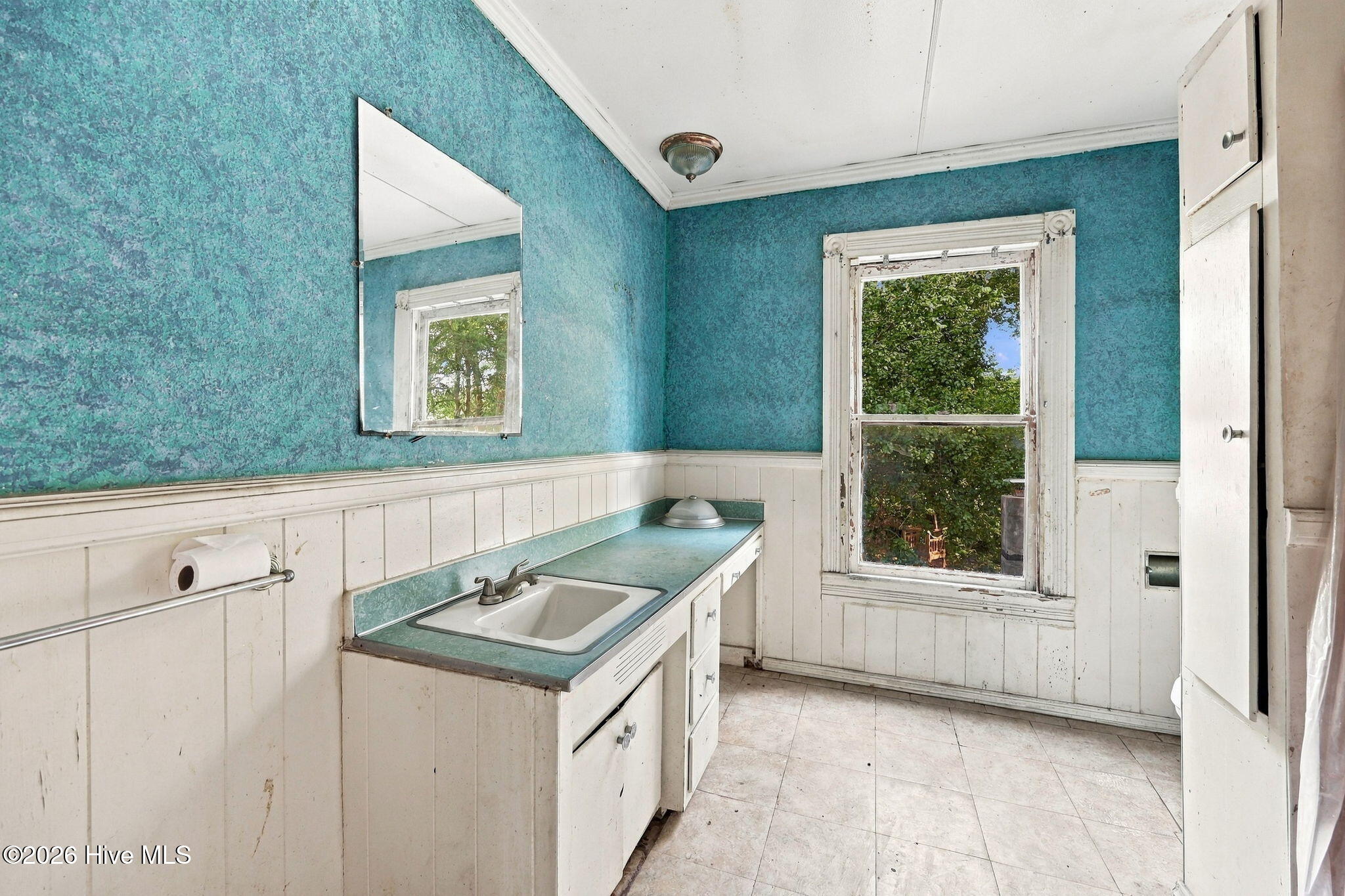 653 Third Street Property Photo 32