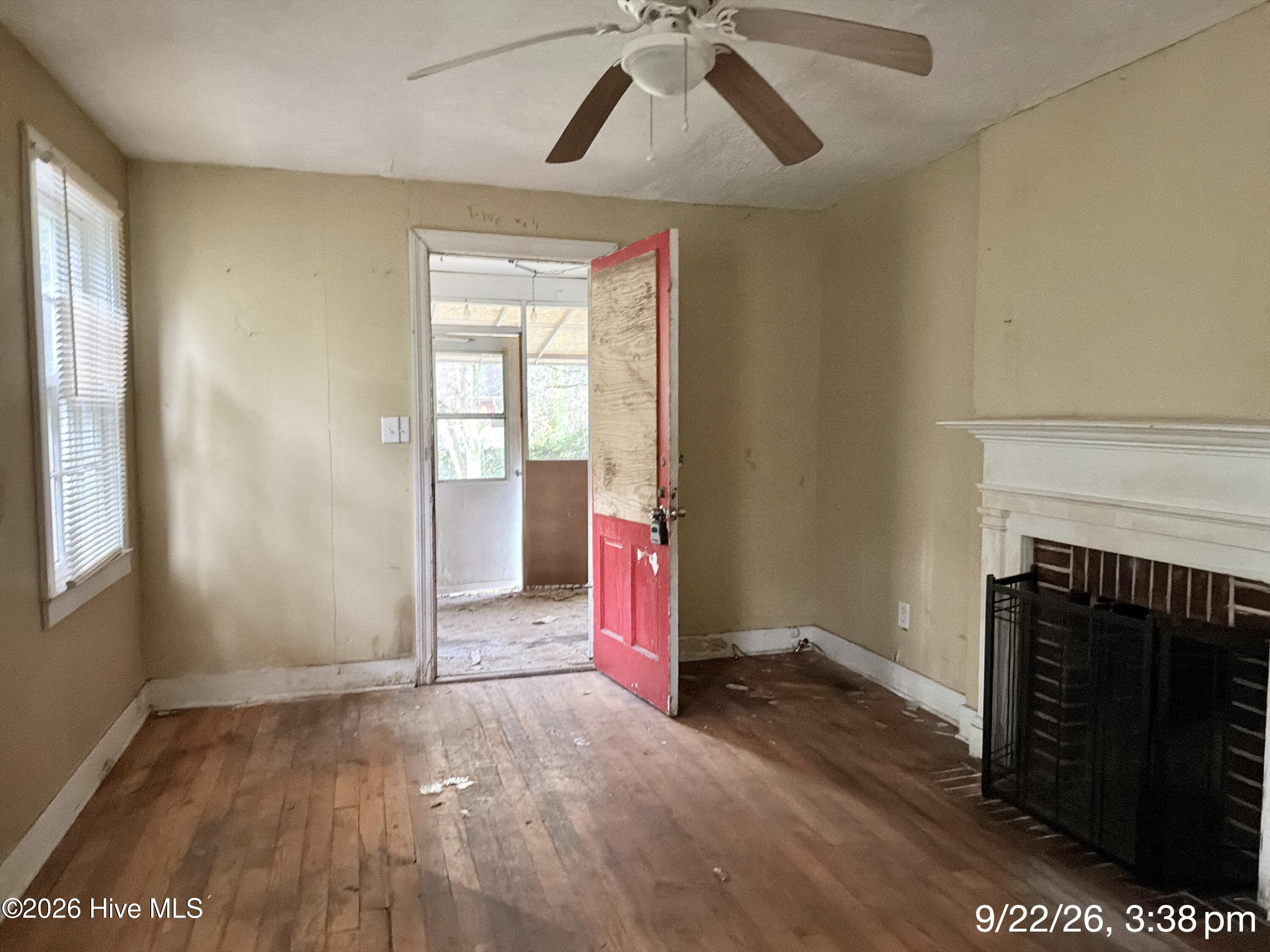 2135 Shirley Avenue Property Photo 2