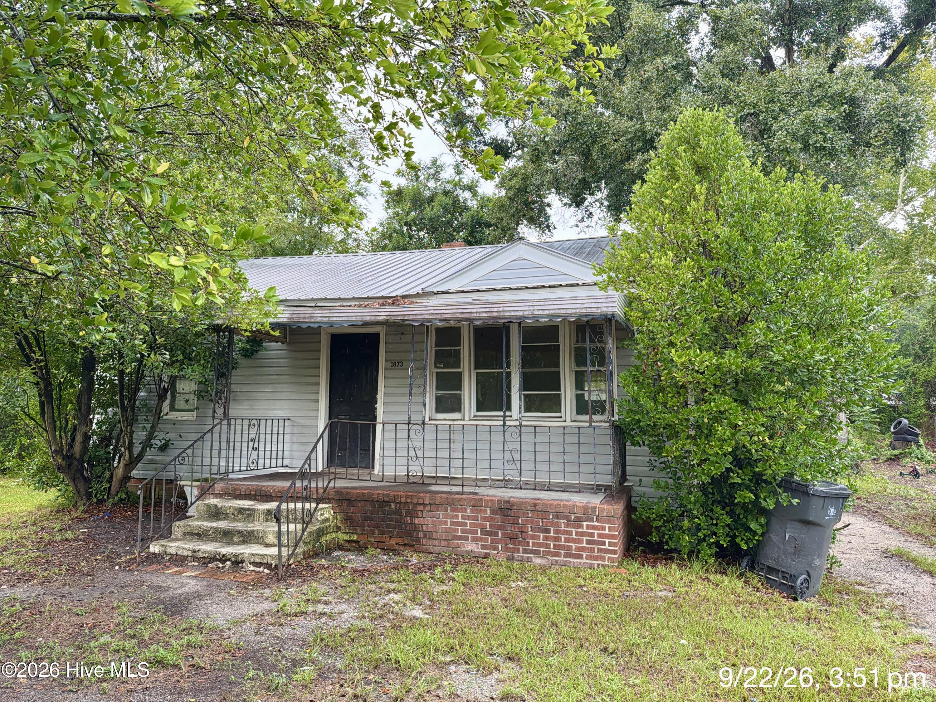 1873 Kissingbower Road Property Photo 1