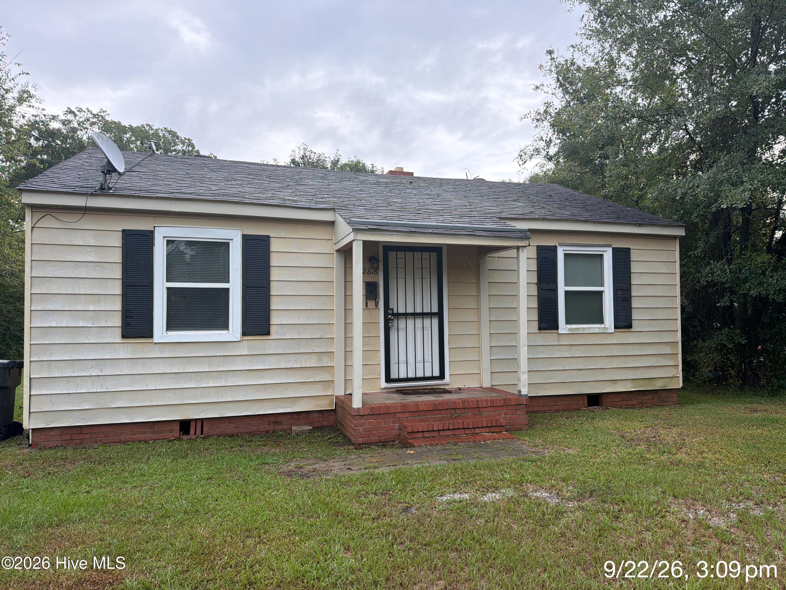 2816 King Street Property Photo 2