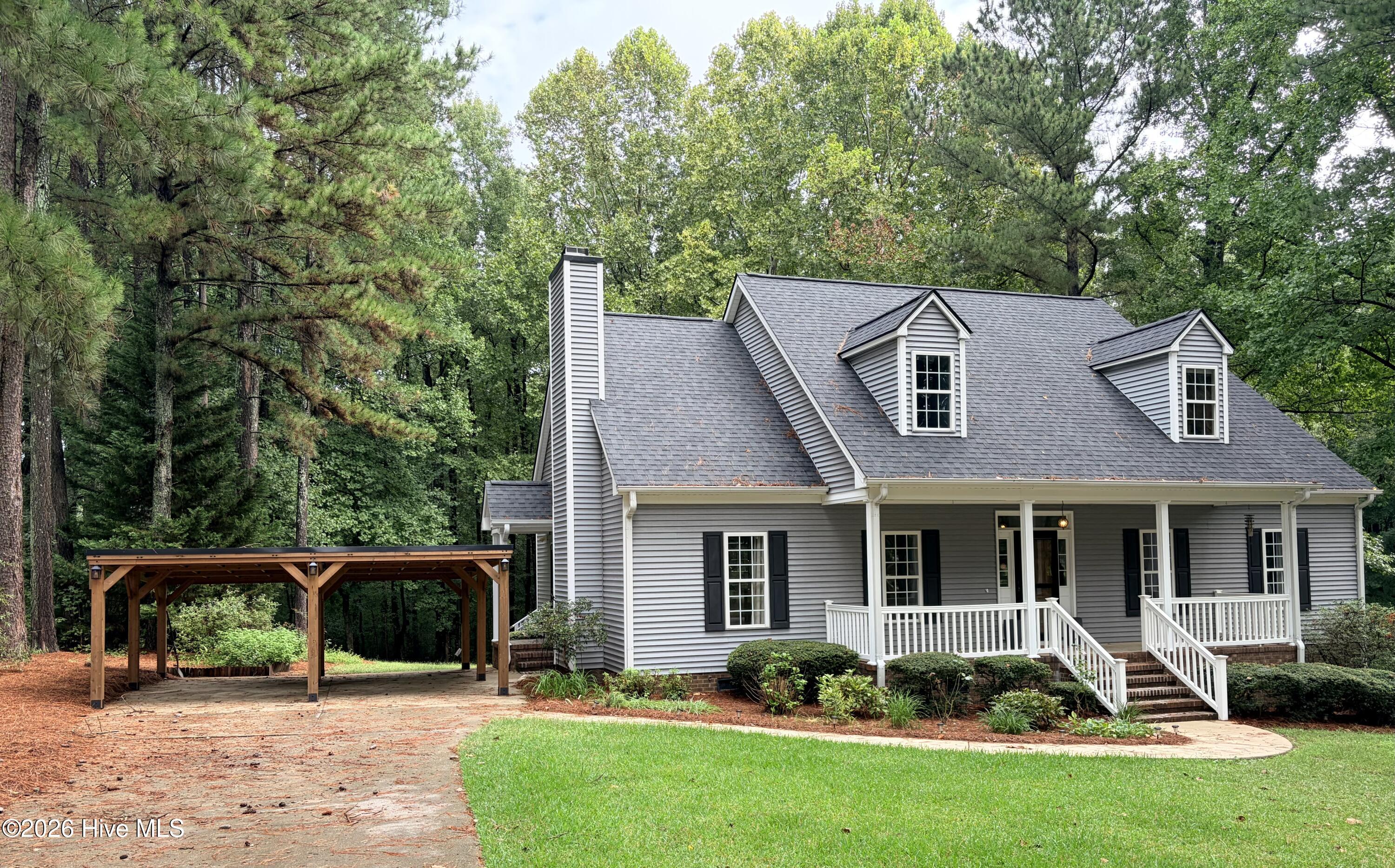 1702 Timberlane Drive Property Photo 1