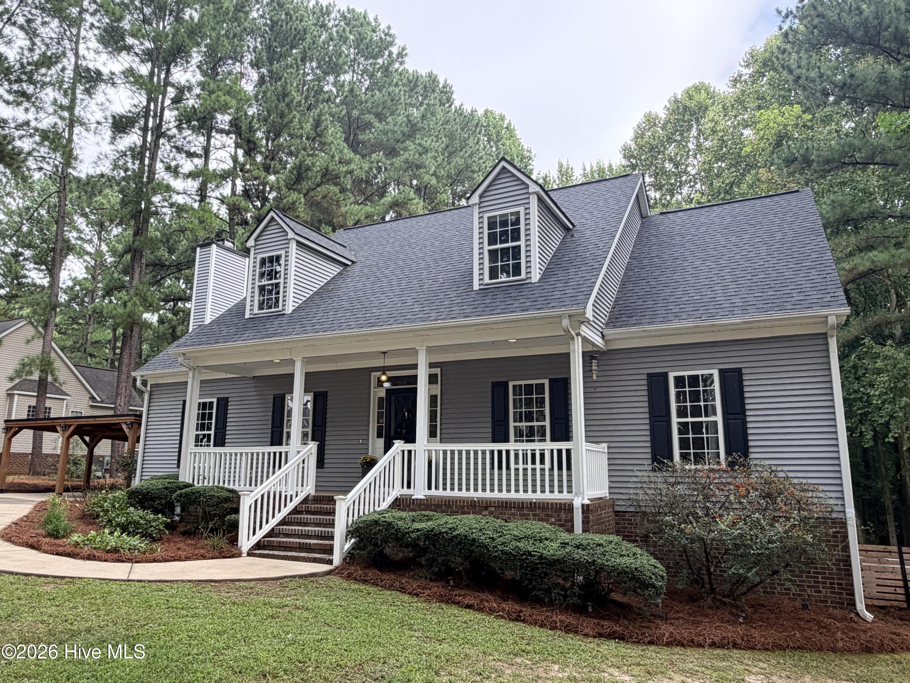 1702 Timberlane Drive Property Photo 2