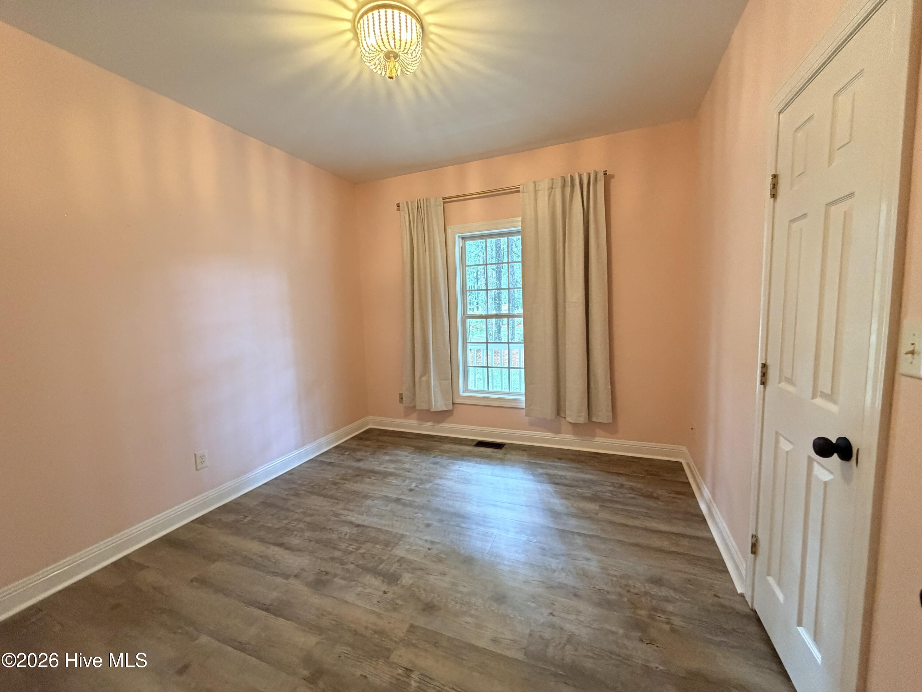 1702 Timberlane Drive Property Photo 14