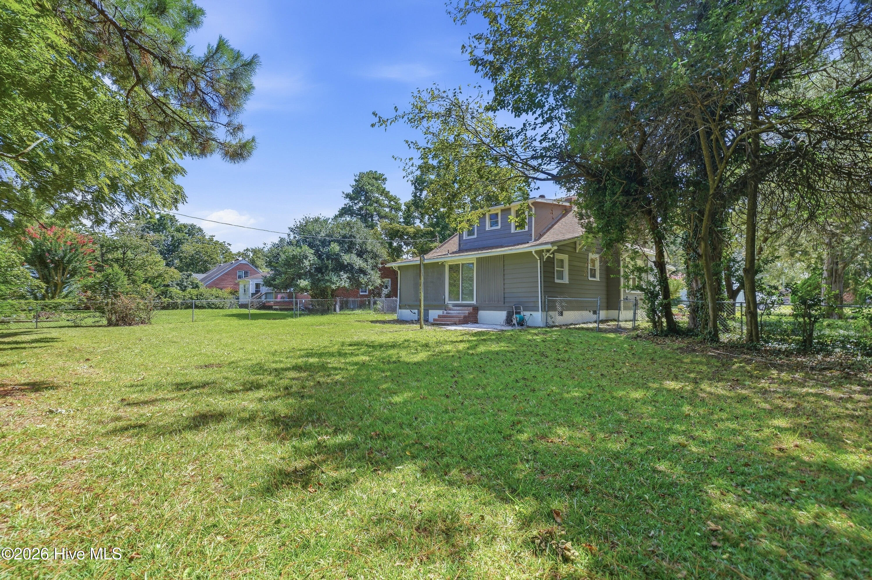 1708 Lucerne Way Property Photo 4