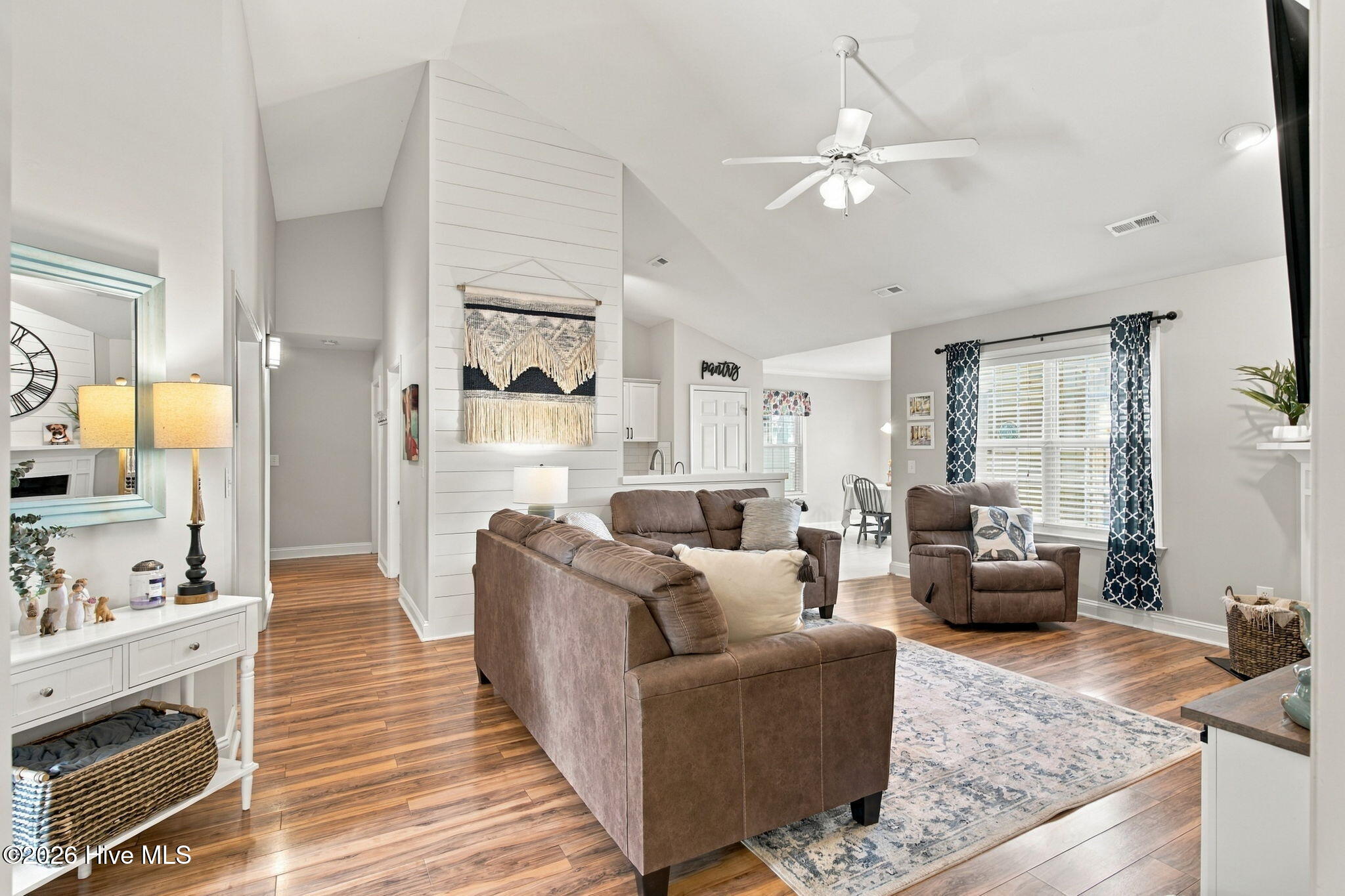 102 Grasmere Court Property Photo 8
