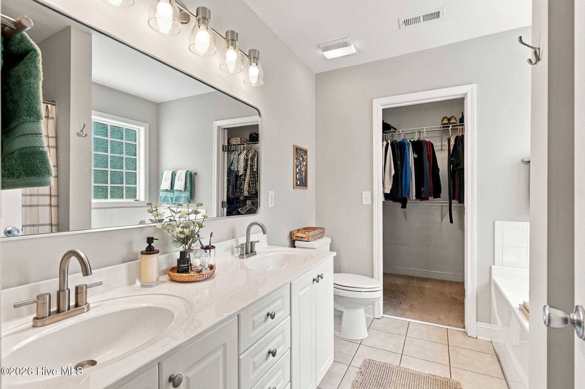 102 Grasmere Court Property Photo 16