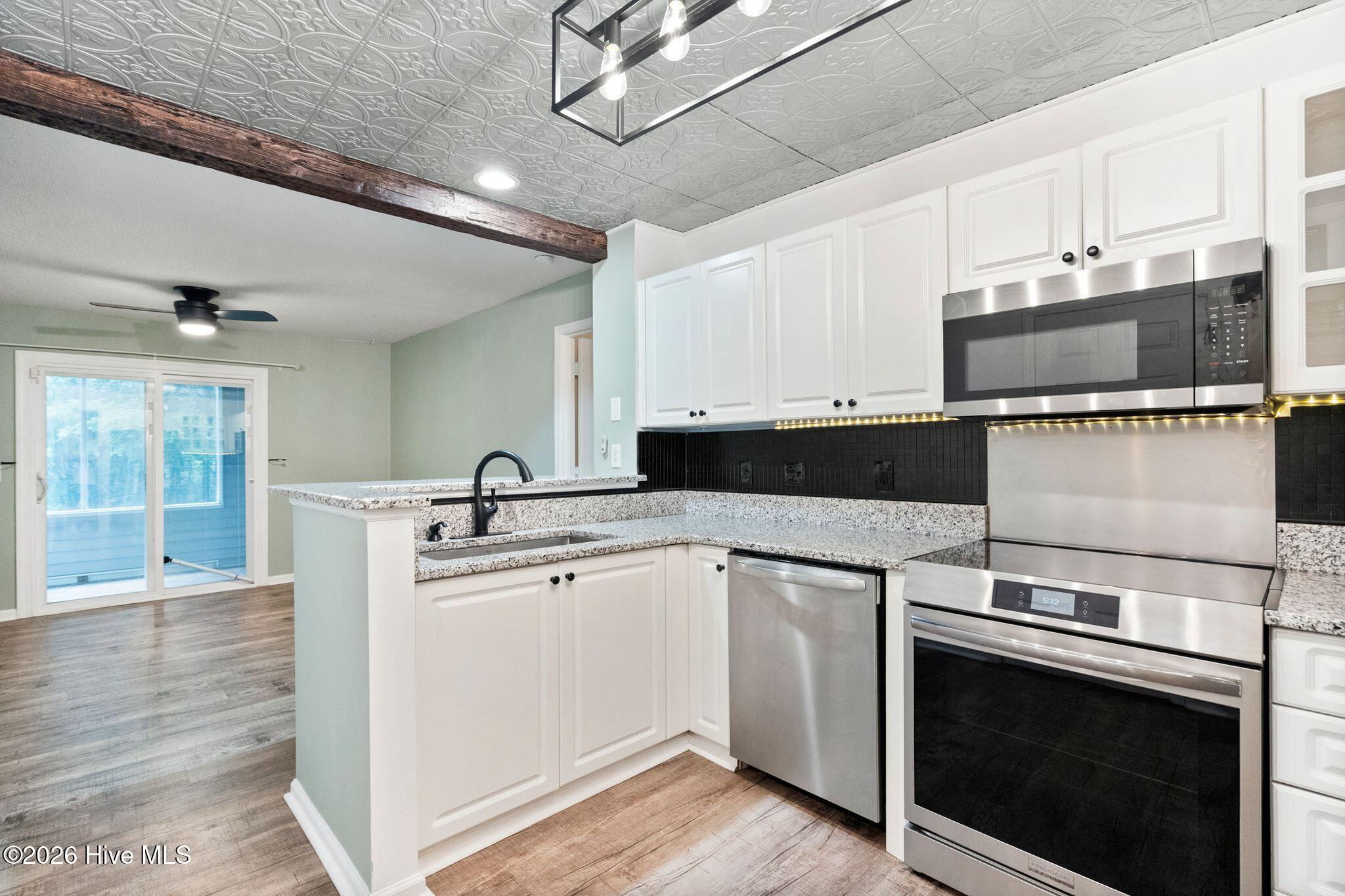 4108 Breezewood Drive Apt 101 Property Photo 17