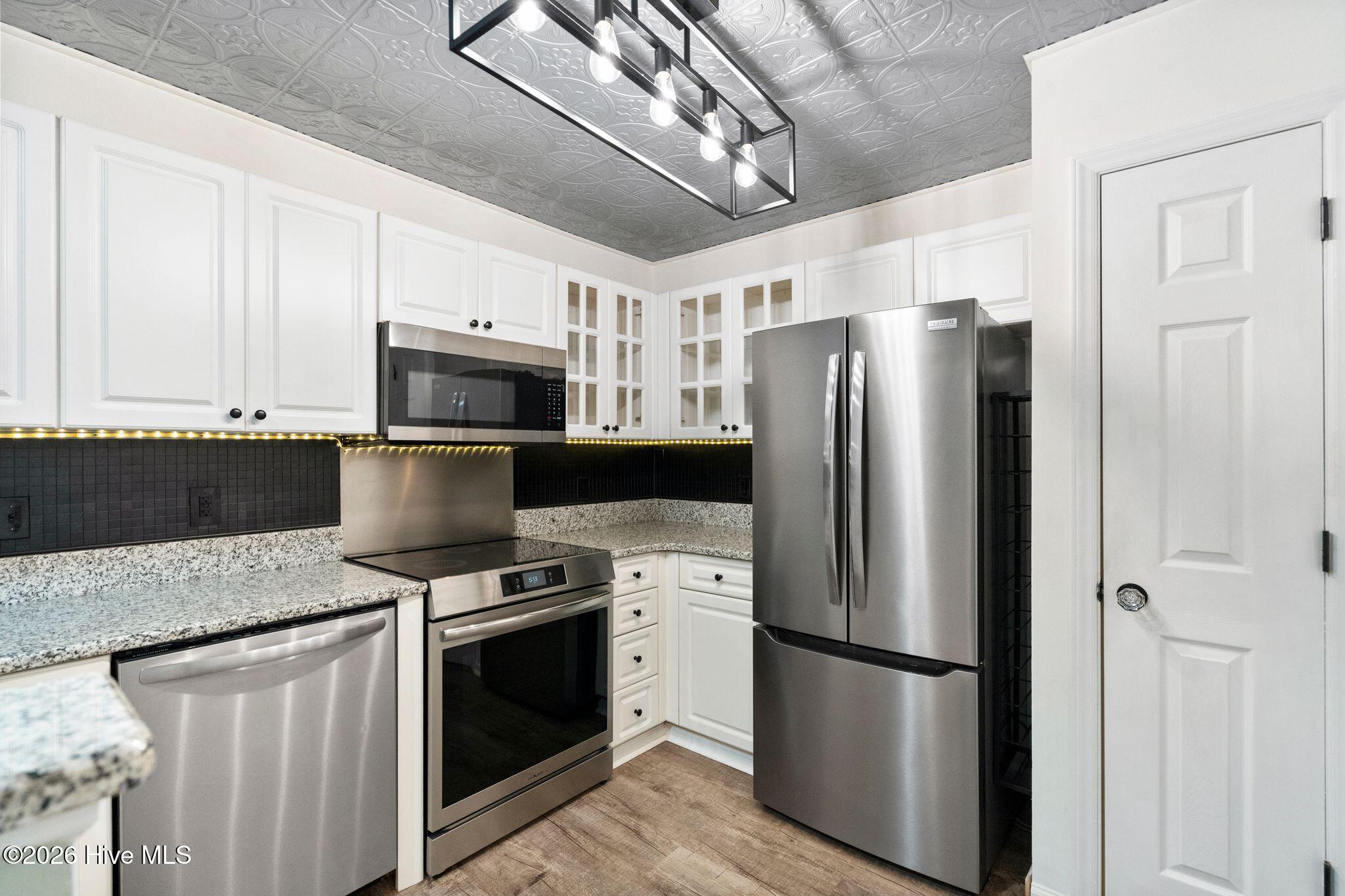4108 Breezewood Drive Apt 101 Property Photo 18